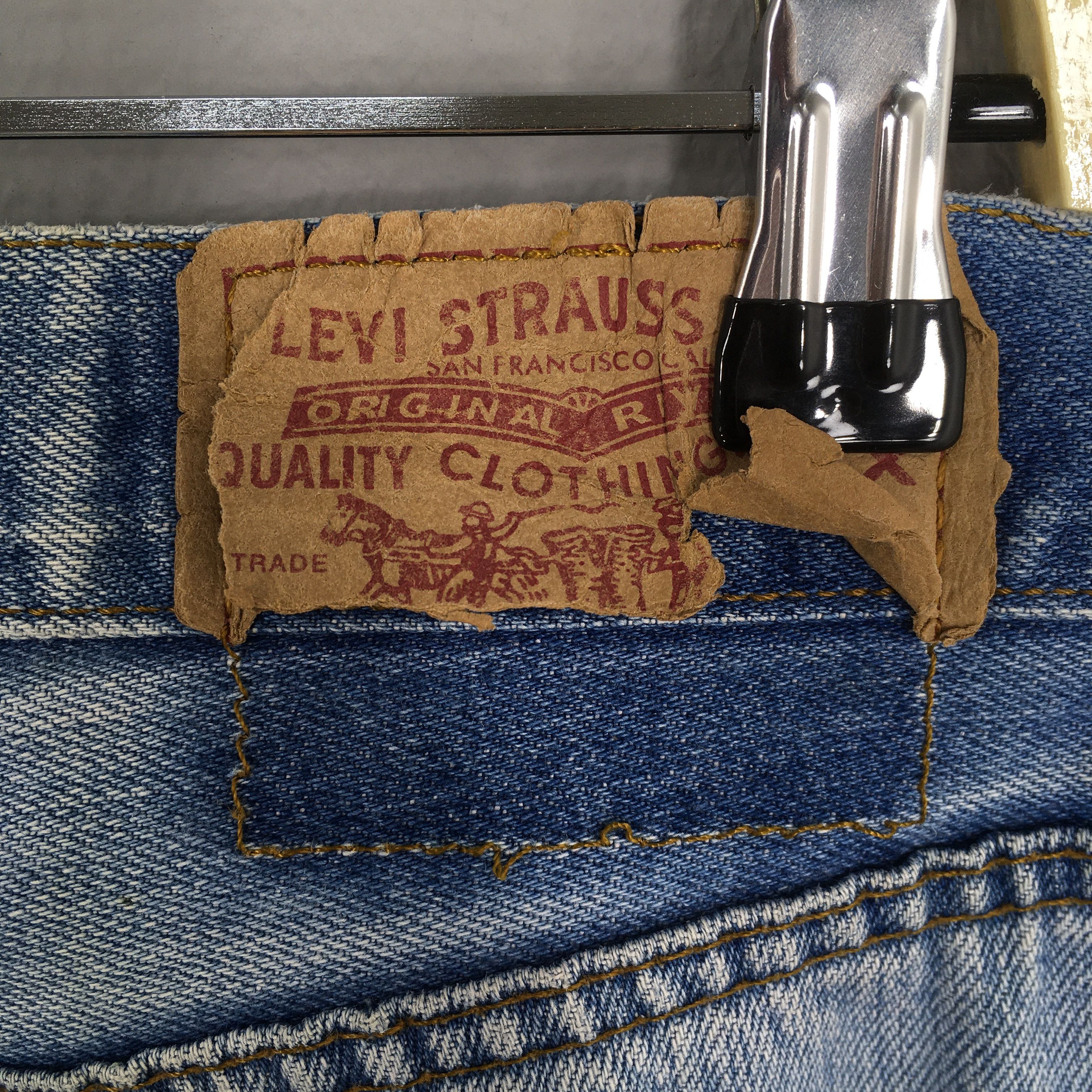 Levi's Size 31x33 Vintage 80s Levi's 501 Faded Blue Jeans S186 Size US 31 - 11 Thumbnail