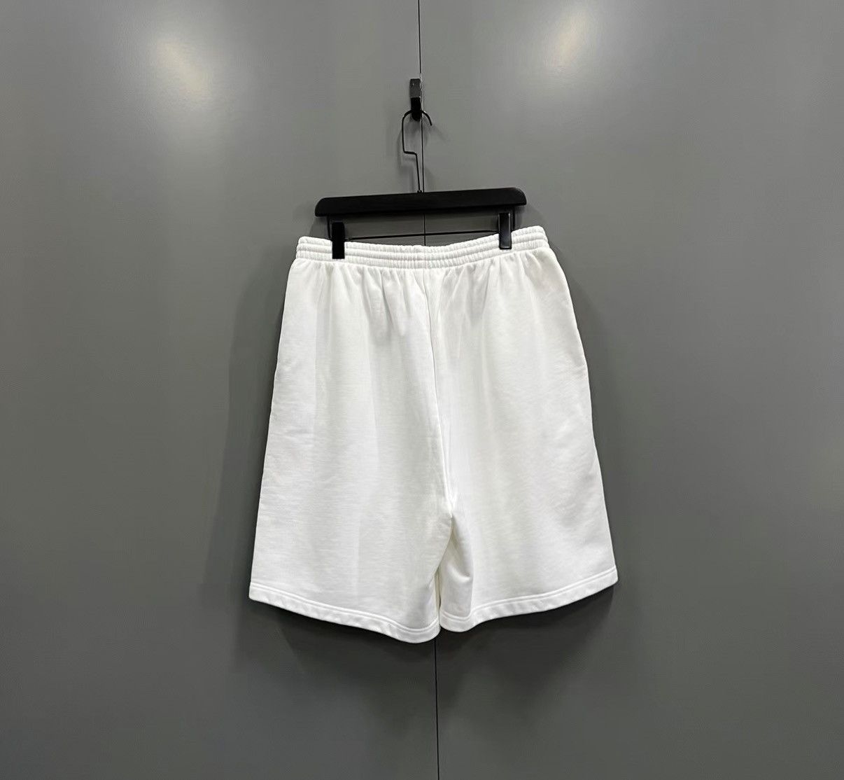 Balenciaga Balenciaga White Mini Logo Embroidered Shorts J41 Size US 34 / EU 50 - 2 Thumbnail