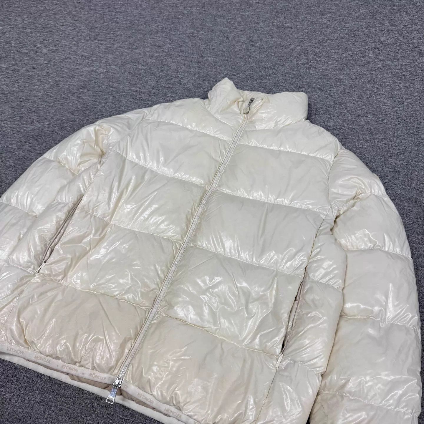 Moncler Moncler Abbadia Ivory Collar Short Puffer Sleeve Logo 1 Size S / US 4 / IT 40 - 3 Thumbnail