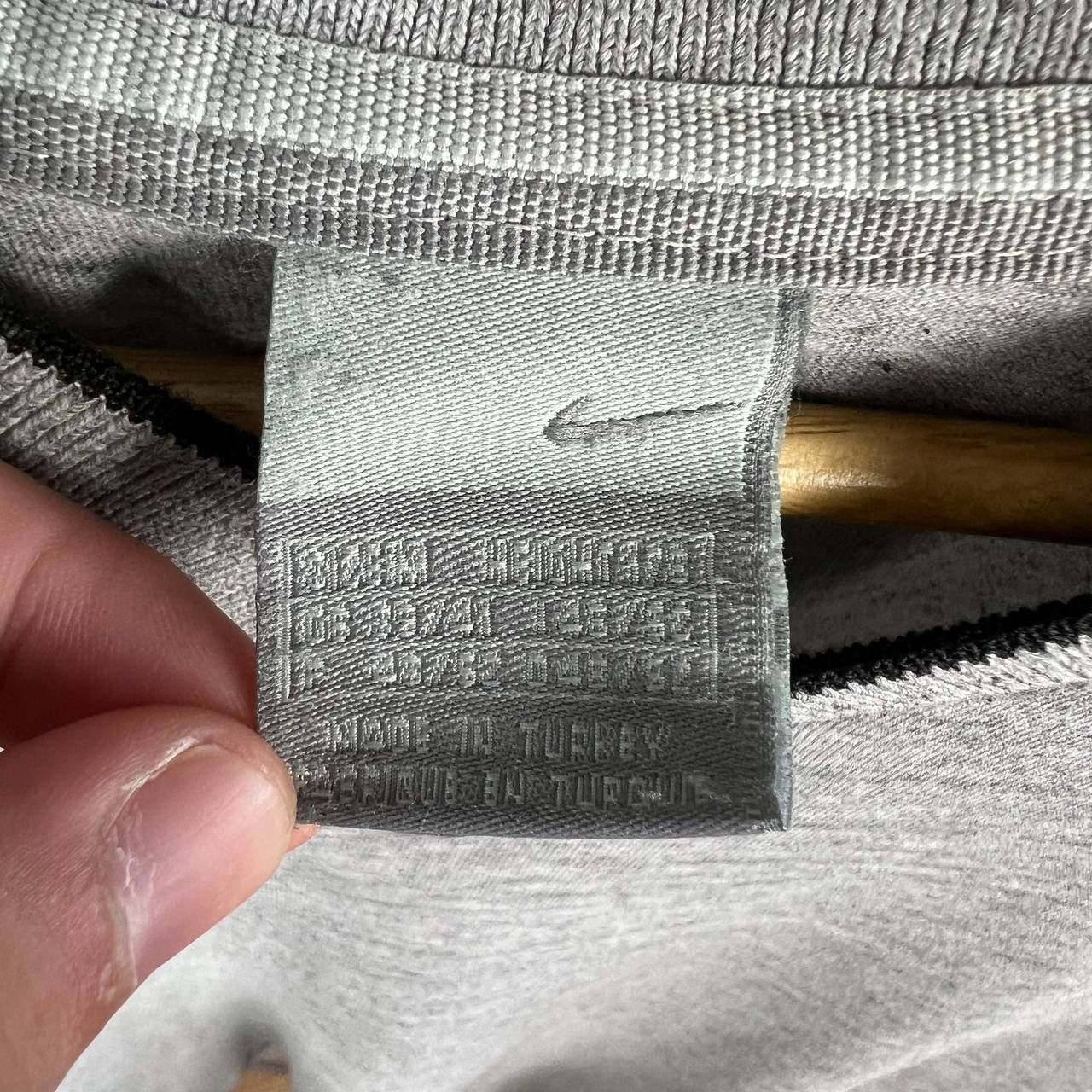Nike Nike Central Logo V-Neck Vintage Tee Size US M / EU 48-50 / 2 - 2 Thumbnail