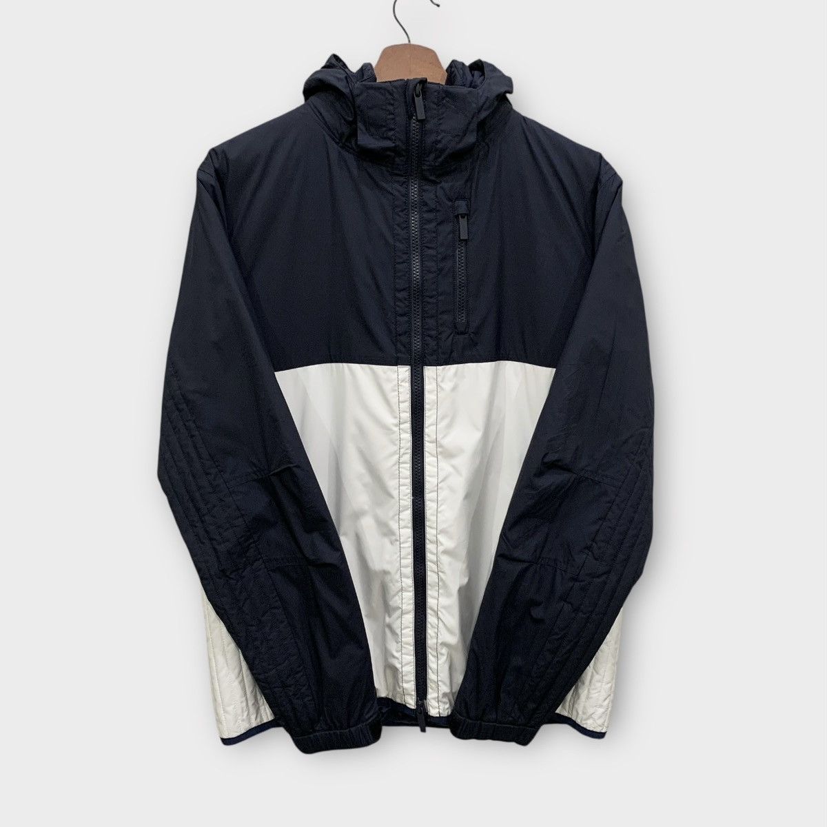 Burberry BURBERRY GOLF NAVY HOODIE LIGHT JACKET Size L / US 10 / IT 46 - 2 Thumbnail