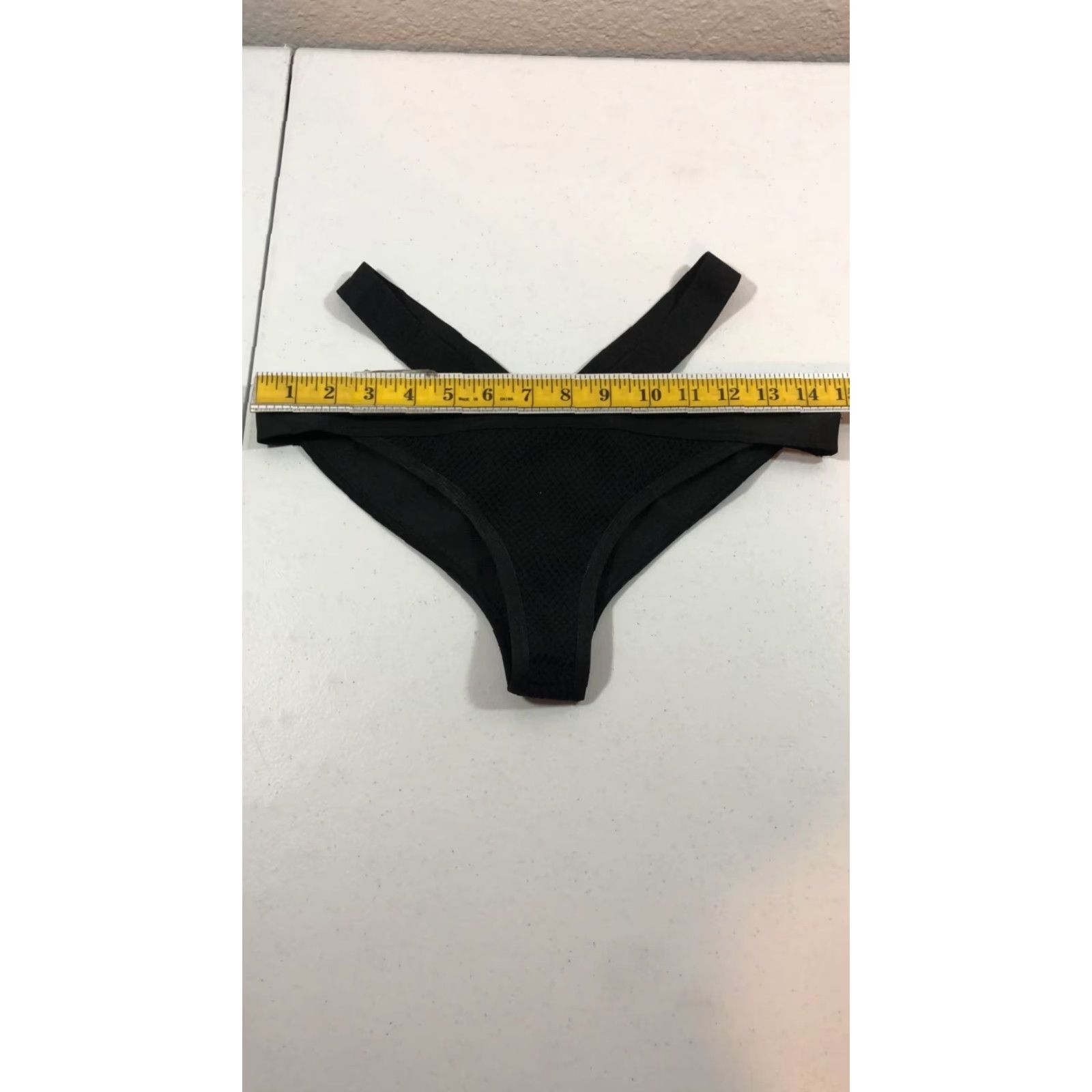 Swims Codigo Sexy Bikini Bottoms Swimsuit S Nylon Spandex Black Strap Bikini Bottom Womens Beach 90s? Size 28" / US 6 / IT 42 - 6 Thumbnail
