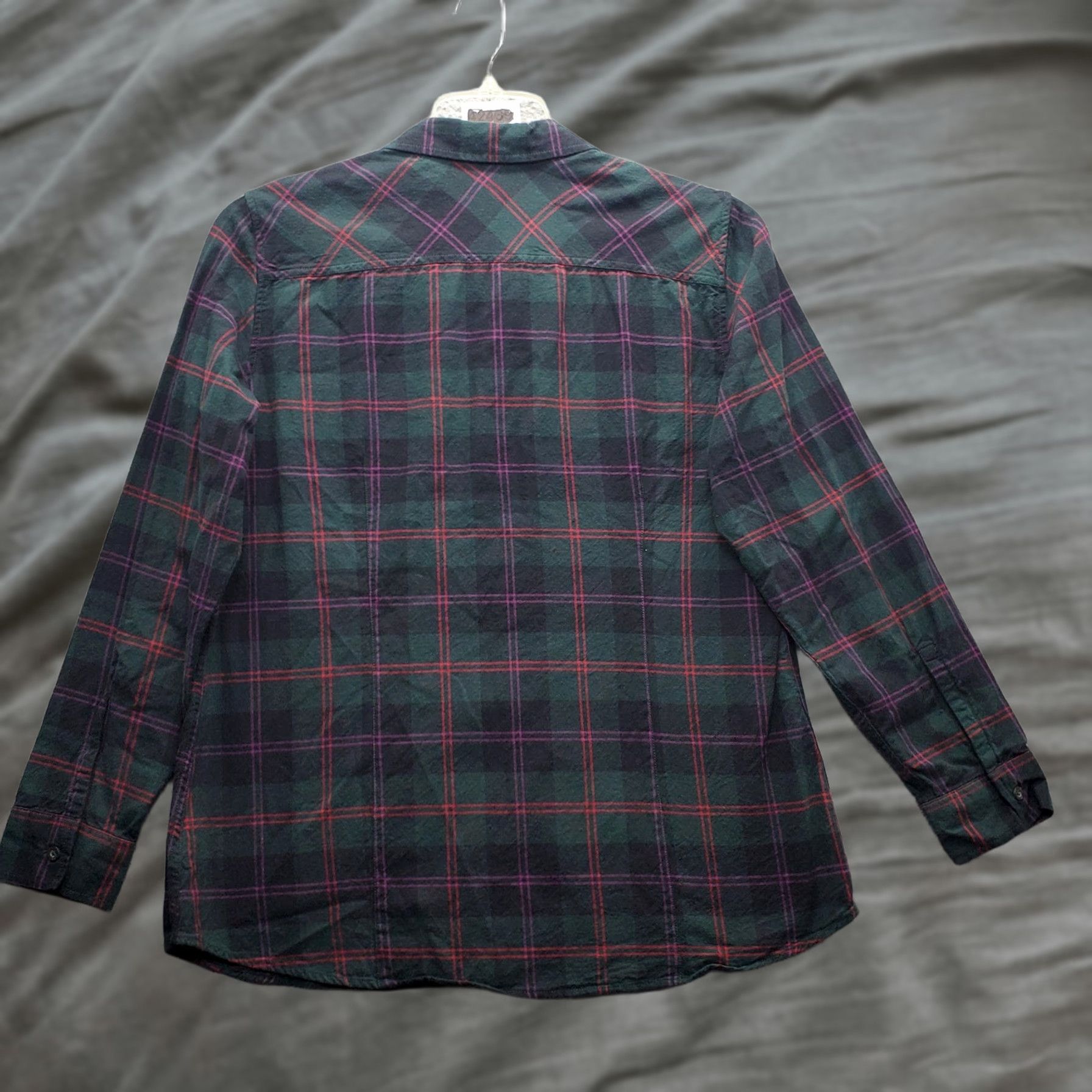 Eddie Bauer Eddie Bauer Button-Up Shirt Womens XL Multi Plaid Classic Fit Collared Outdoor Shirt Women XL Plaid Button-Up Size XL / US 12-14 / IT 48-50 - 1 Thumbnail