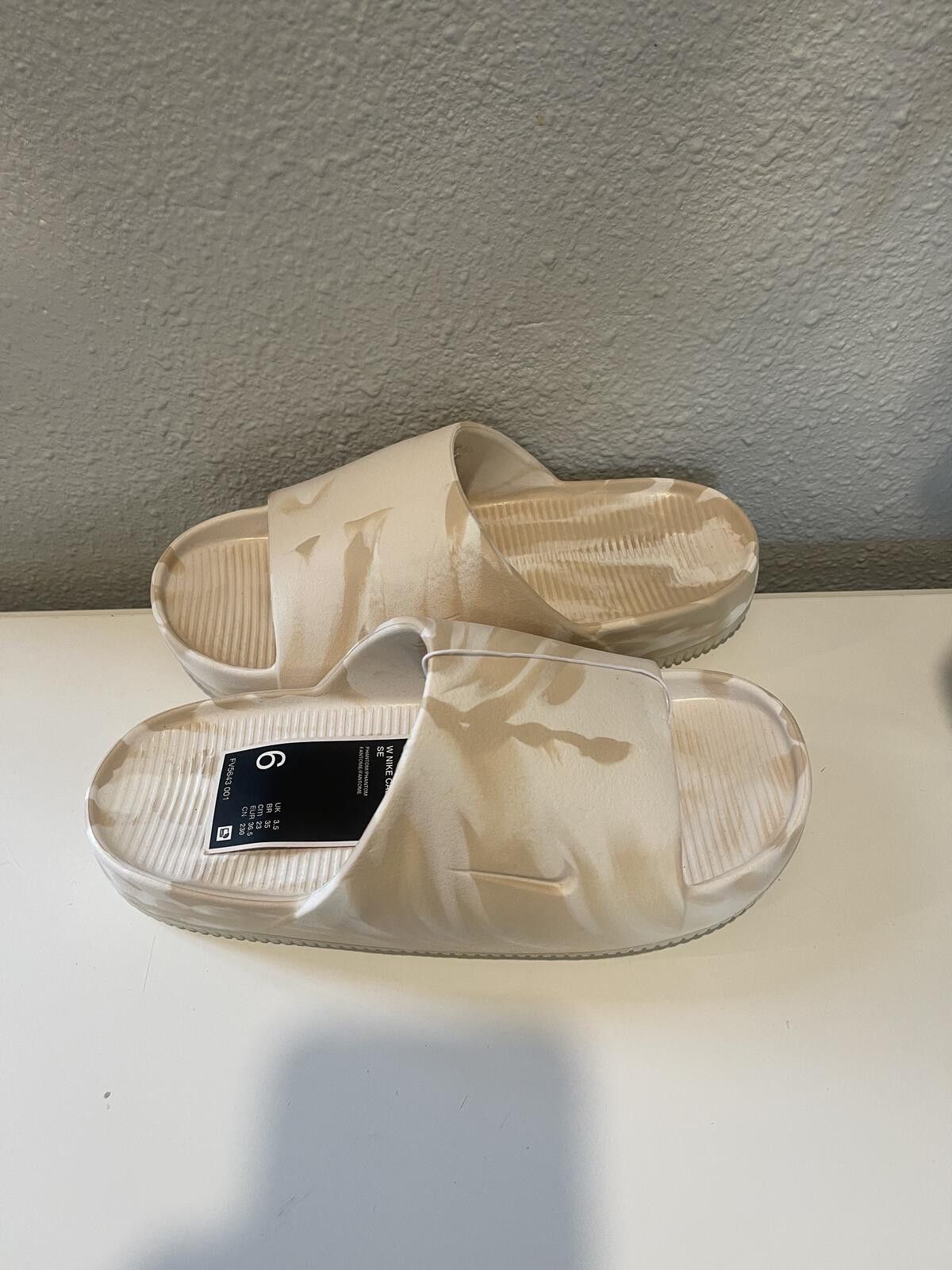 Nike Nike CALM SLIDE Women's Active Slides Sandal Size 6 Size US 6 / IT 36 - 2 Thumbnail