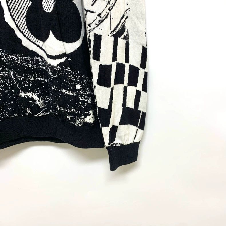 Louis Vuitton LOUIS VUITTON size 5l Classic Black and White Puzzle Hoodi Size US M / EU 48-50 / 2 - 5 Thumbnail