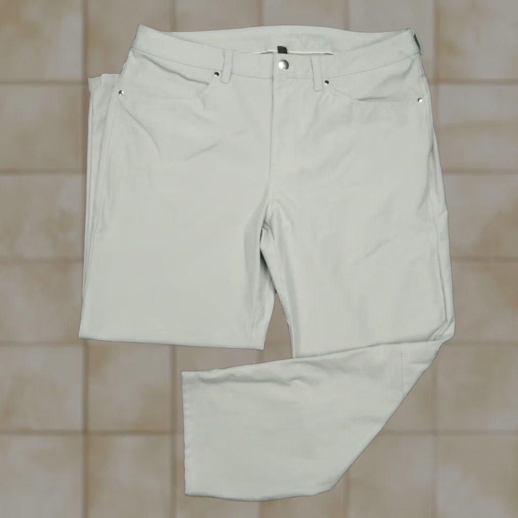 Lululemon Lululemon Mens Pants Gray ABC Relaxed Utilitech 5 Pocket Trouser 36x28 Size US 36 / EU 52 - 1 Thumbnail