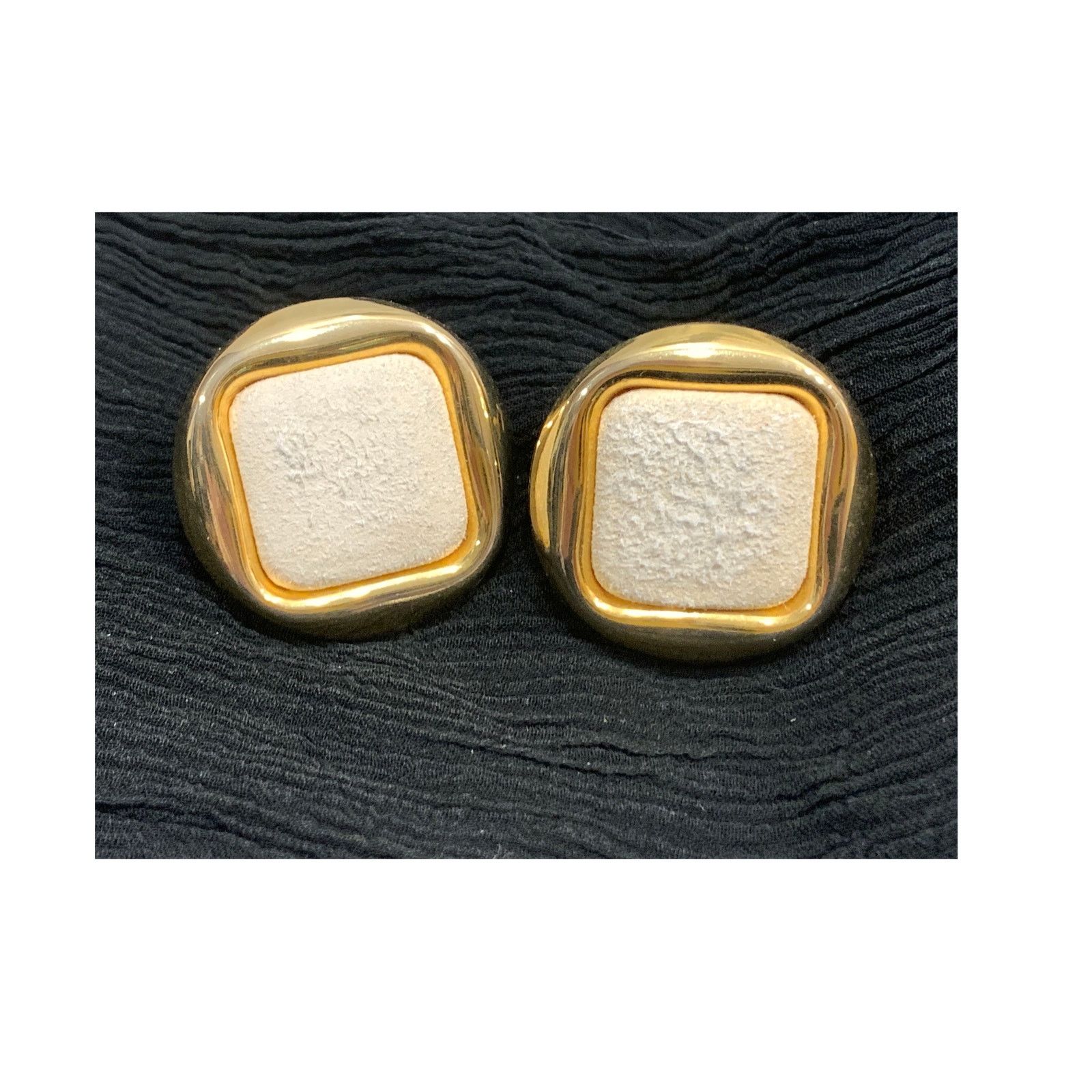Vintage 80s Gold & Cream Suede Oversized Clip On Earrings | Mod 1.5" Size ONE SIZE - 3 Thumbnail