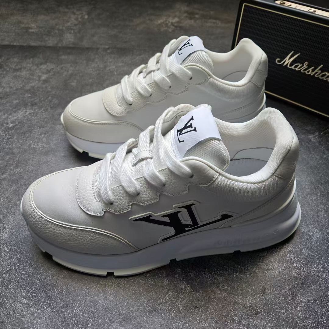 Louis Vuitton Louis Vuitton Black Lowtop Sneakers 40 Men Size US 7.5 / EU 40-41 - 1 Thumbnail