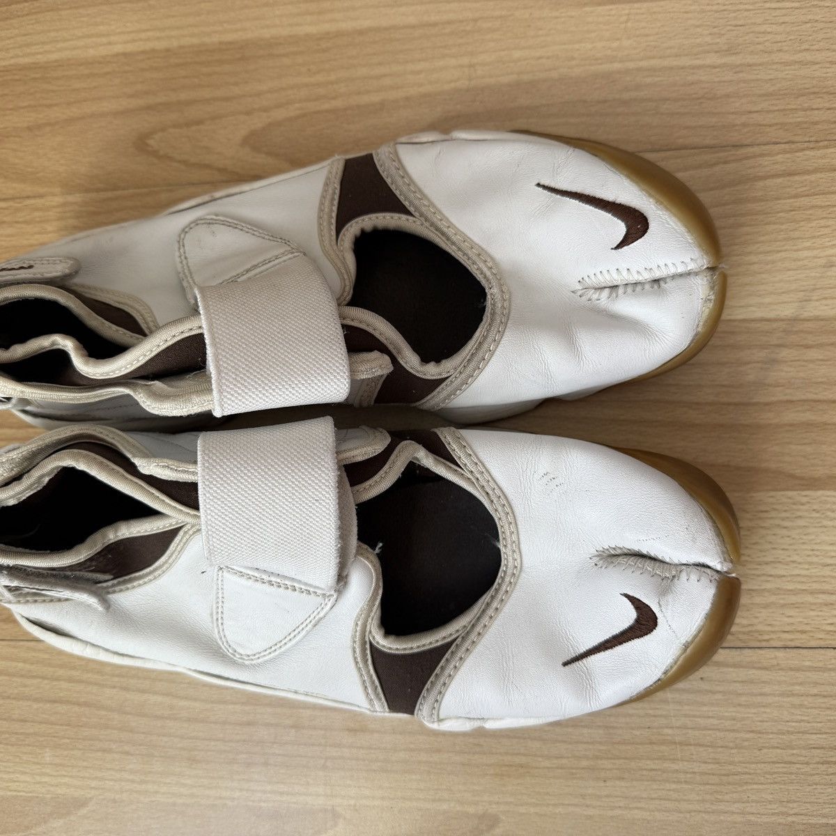 Nike Nike Rift Split Toe White Leather Trainers (2006) size UK 8 Size US 8 / EU 41 - 3 Thumbnail