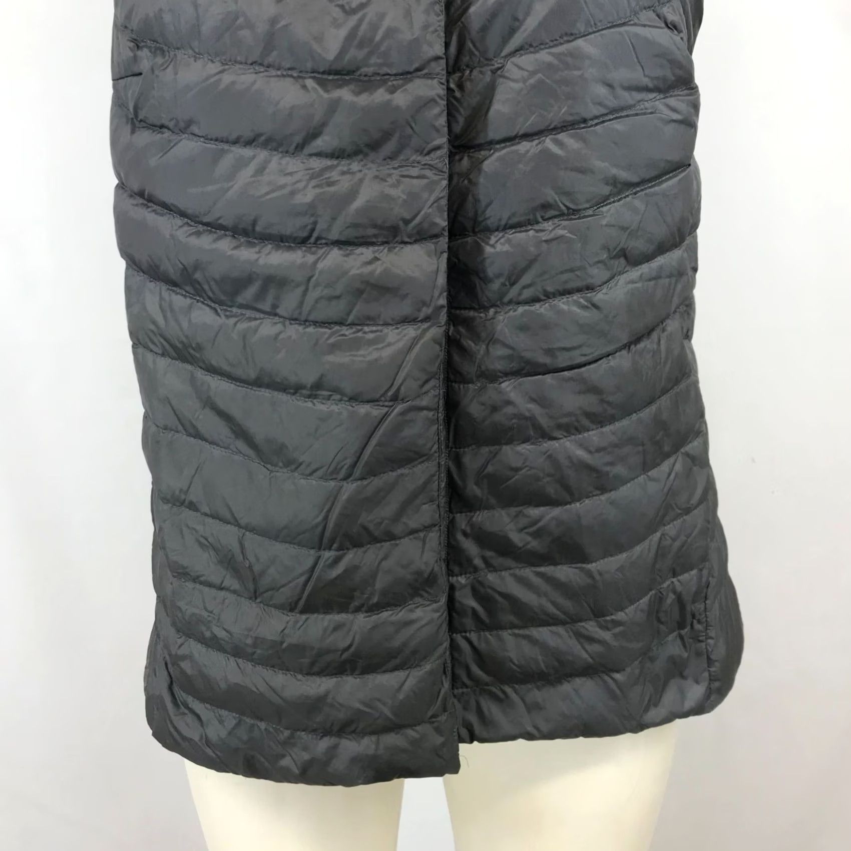 Athleta WOMENS SMALL GRAY ATHLETA VEST Quilted DOWN Front Button Up Down Filled No Pockets? Size S / US 4 / IT 40 - 3 Thumbnail