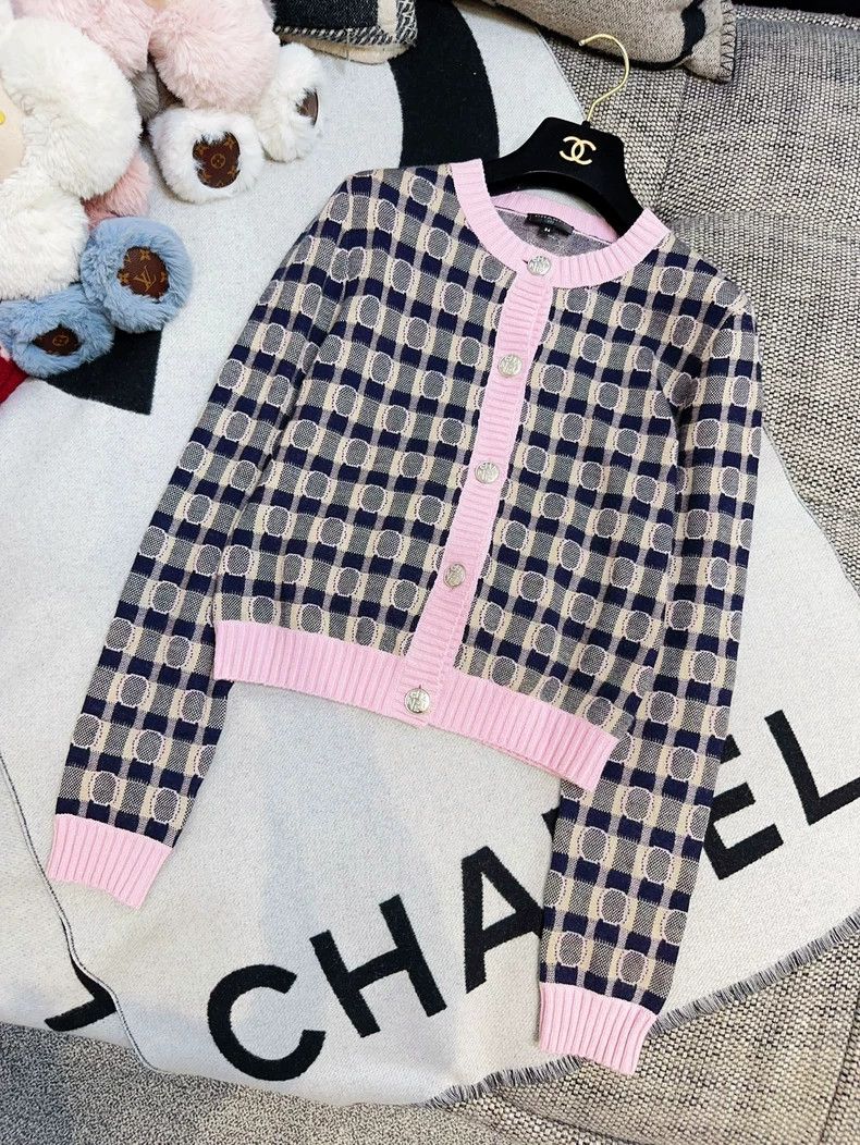 Chanel Chanel 21B pink plaid letter buckle knitted cardigan coat Size XXS / US 00 / IT 34 - 3 Thumbnail