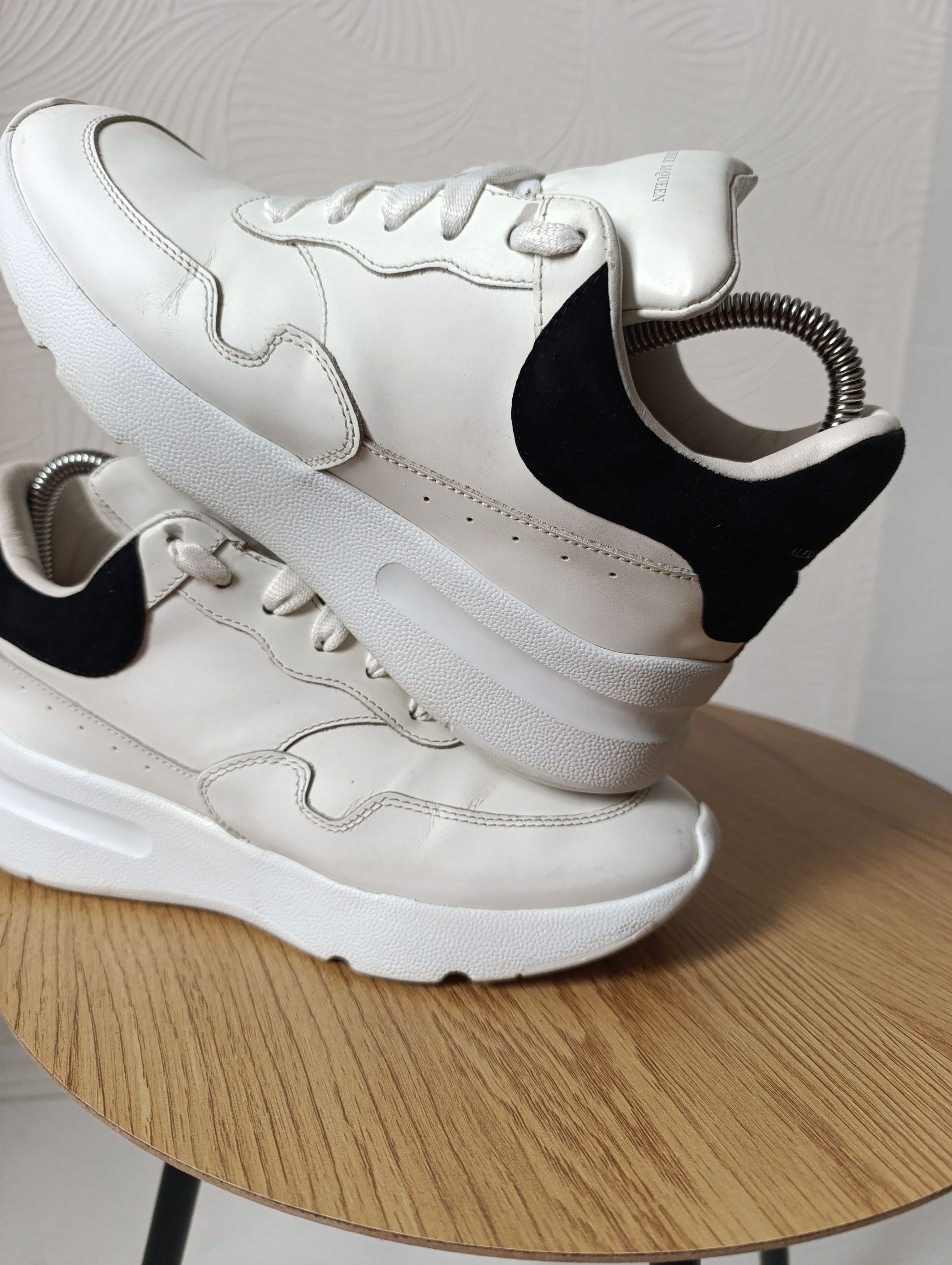 Alexander McQueen ALEXANDER MCQUEEN WOMEN'S WHITE LEATHER RUNNER SNEAKERS Size US 7.5 / IT 37.5 - 5 Thumbnail