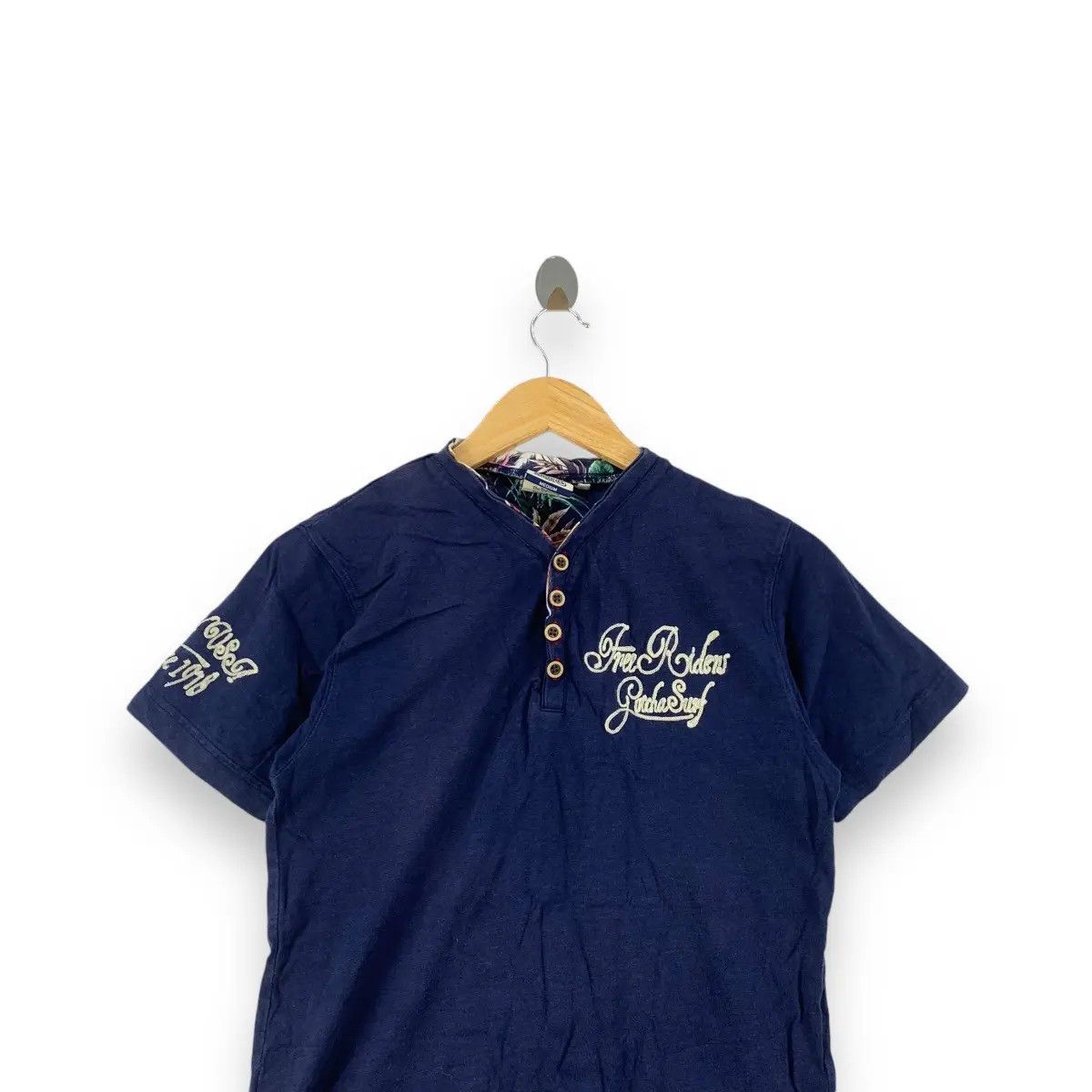 Vintage Vintage GOTCHA SURF ROOTS Wave Riders Henley Tee Shirt Size M / US 6-8 / IT 42-44 - 2 Thumbnail