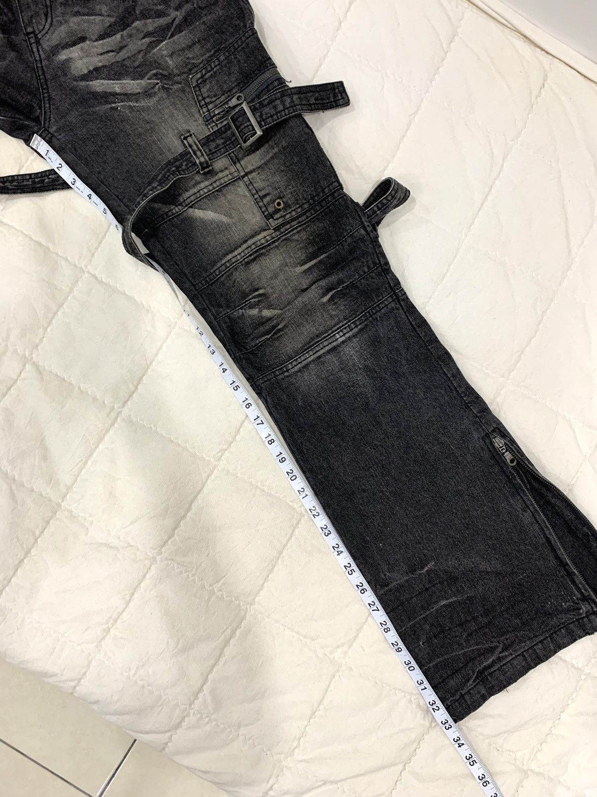 Japanese Brand 2000s Topism Flared Bondage Zipper Jeans Size US 35 - 16 Thumbnail