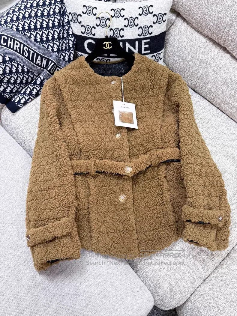 Chanel Chanel Diamond plaid teddy sheared wool crystal buckle lon Size XS / US 0-2 / IT 36-38 - 2 Thumbnail