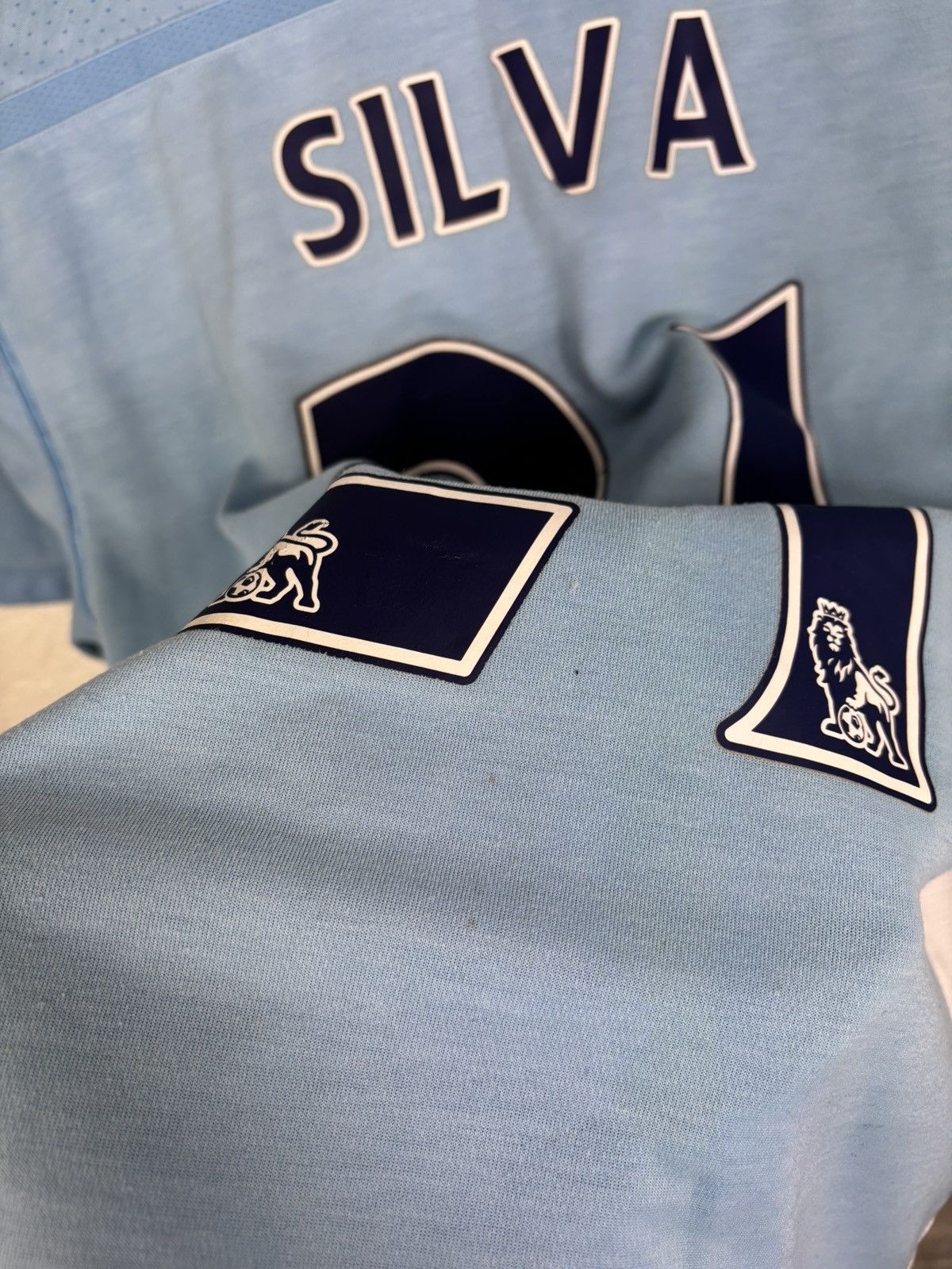 Umbro MANCHESTER CITY #21 SILVA 2011/2012 FOOTBALL SHIRT JERSEY Size US M / EU 48-50 / 2 - 15 Thumbnail