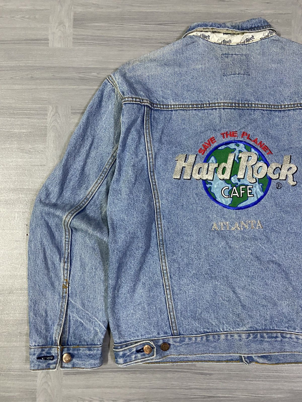 Hard Rock Cafe Vintage Hard Rock Cafe Atlanta Save The Planet Denim Jacket Size US L / EU 52-54 / 3 - 5 Thumbnail