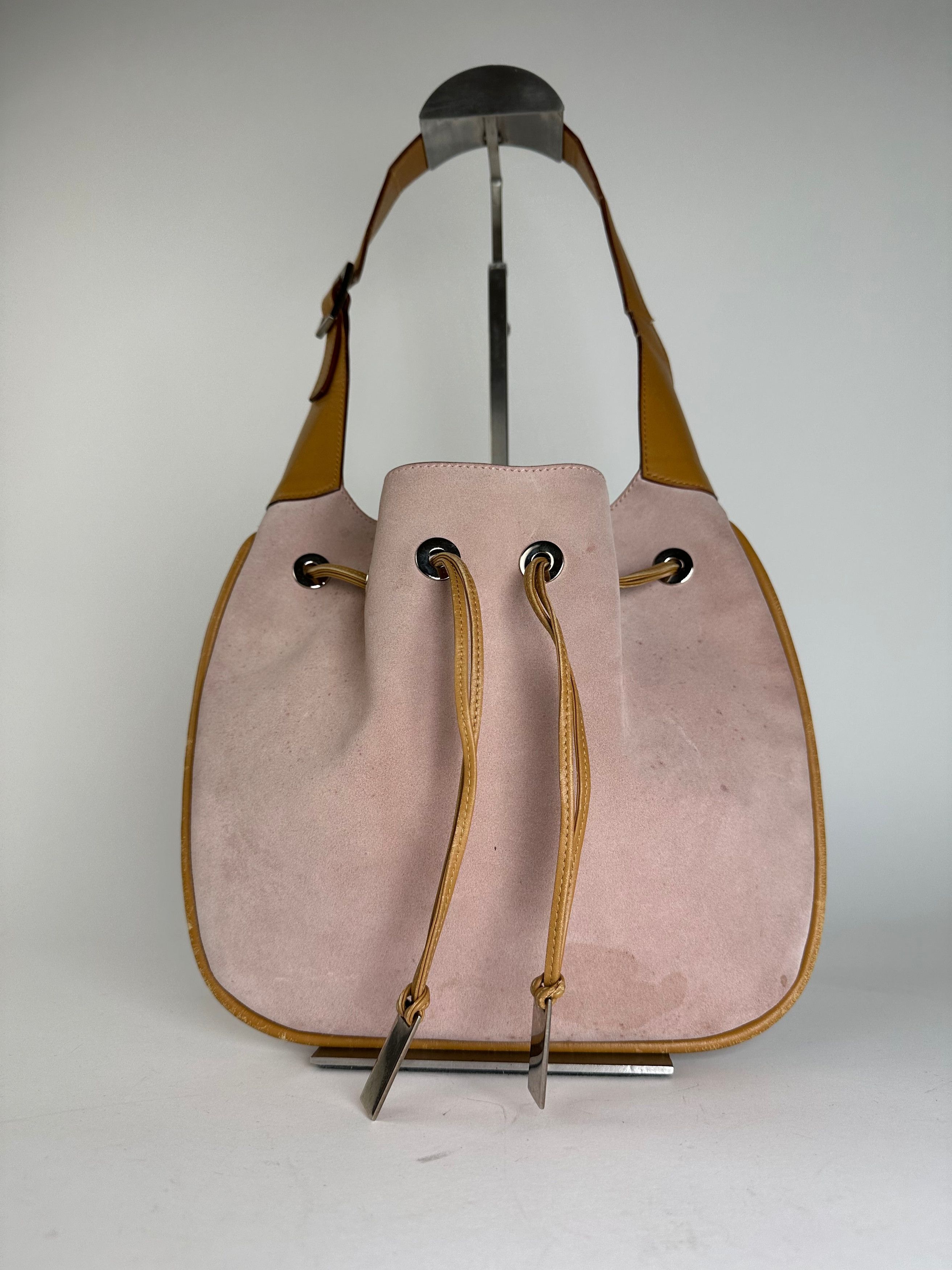 Gucci Pink Suede Hobo Bag with Drawstring Closure Size ONE SIZE - 1 Thumbnail