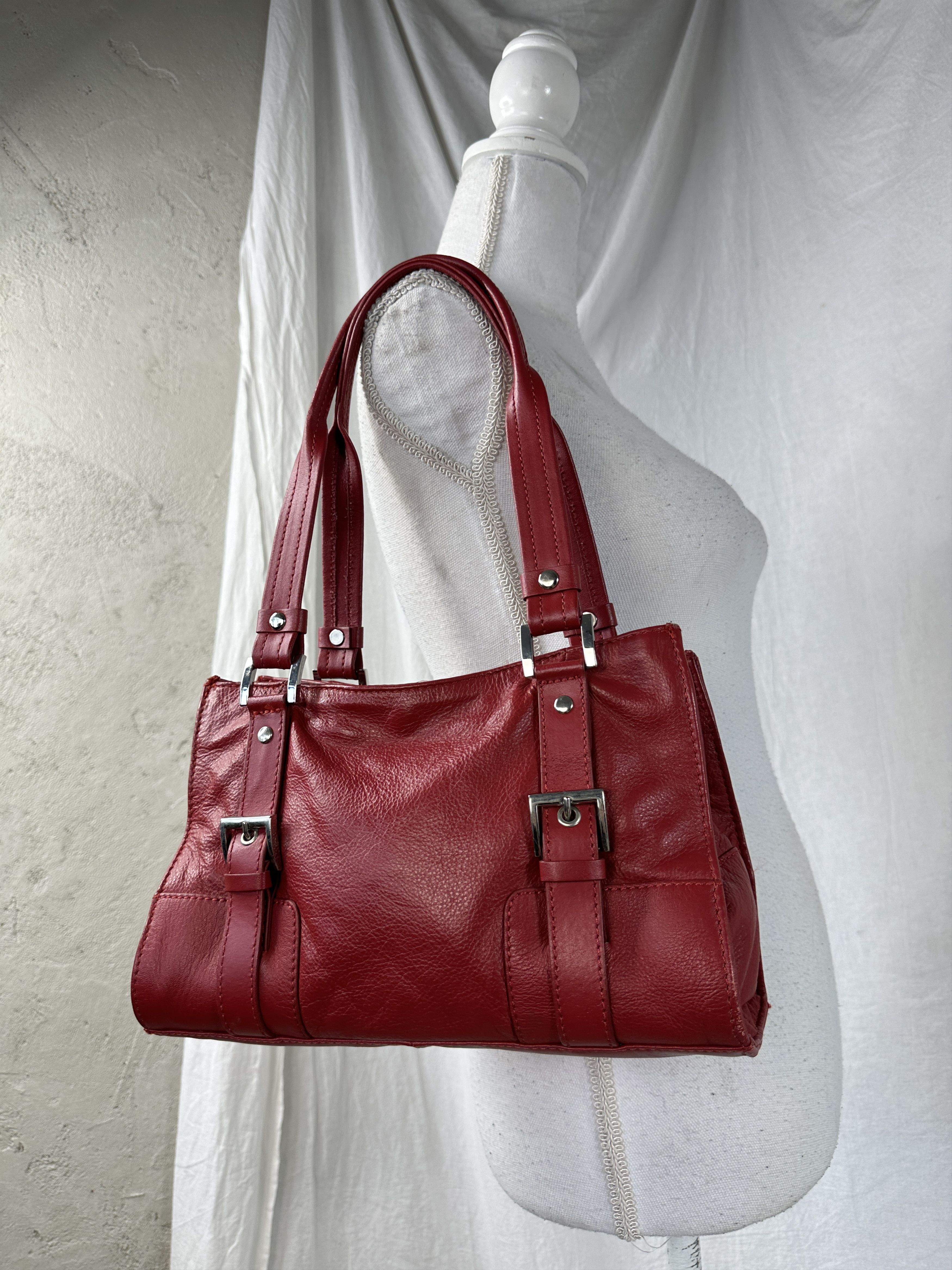 Vintage Vintage Avant Garde Faux Leather Cherry Red Shoulder Bag Size ONE SIZE - 1 Thumbnail