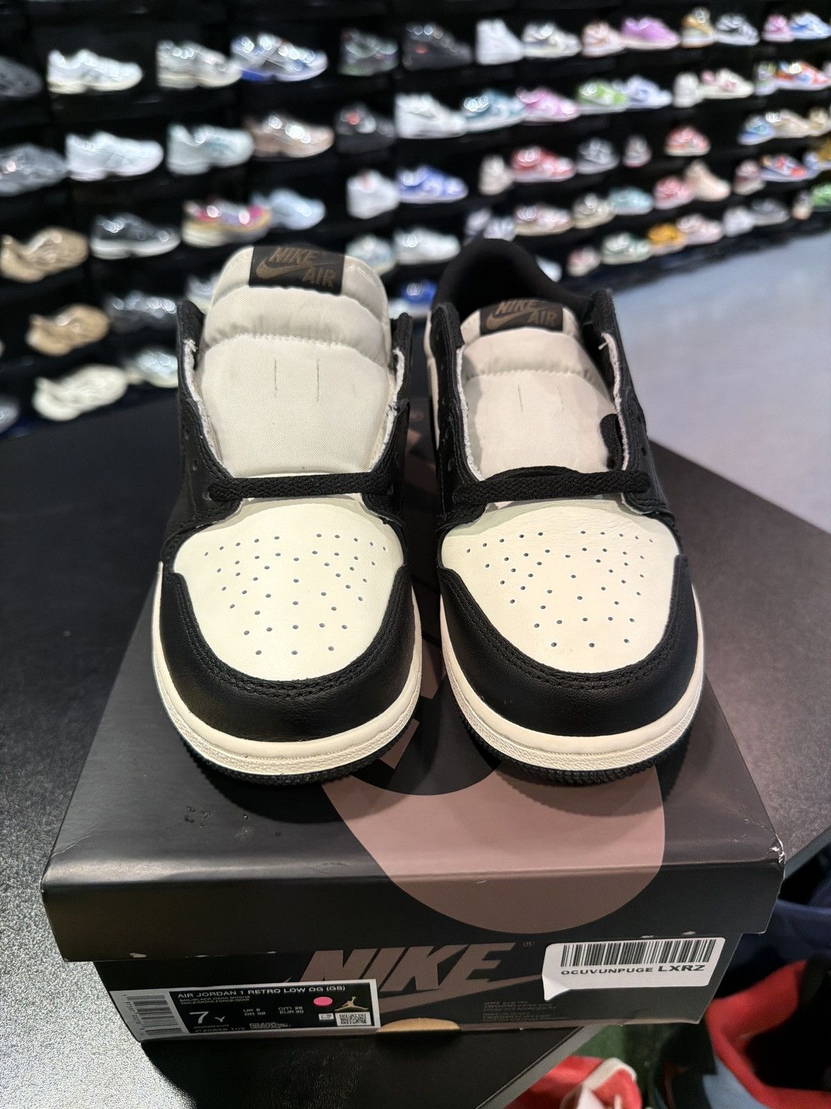 Jordan Brand Jordan 1 Low mocha Size-7y Brand New Quick Shipping Size US 7 / EU 40 - 2 Thumbnail