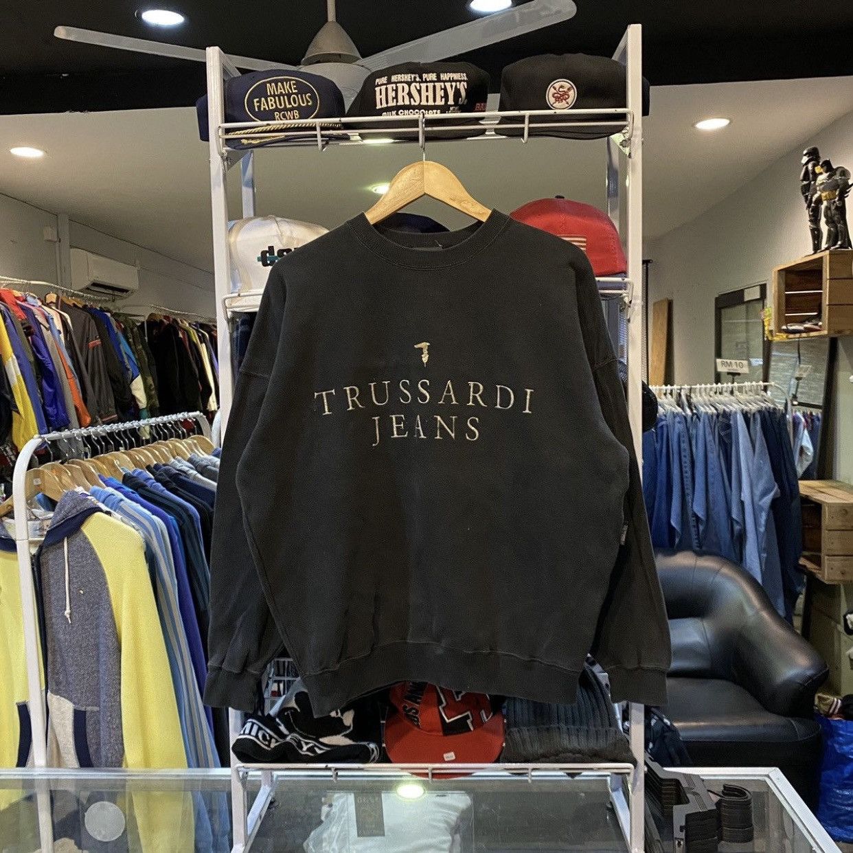 Trussardi Vintage Trussardi jeans Spell Out Sweatshirt Size US S / EU 44-46 / 1 - 1 Thumbnail