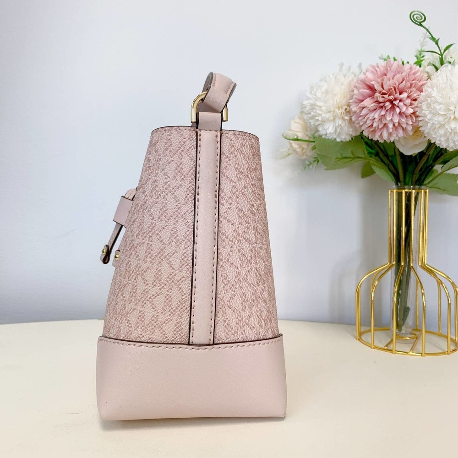 Michael Kors MICHAEL KORS 35F2GM9M1B MERCER S BUCKET DRAWSTRING PWDR BLSH Size ONE SIZE - 3 Thumbnail