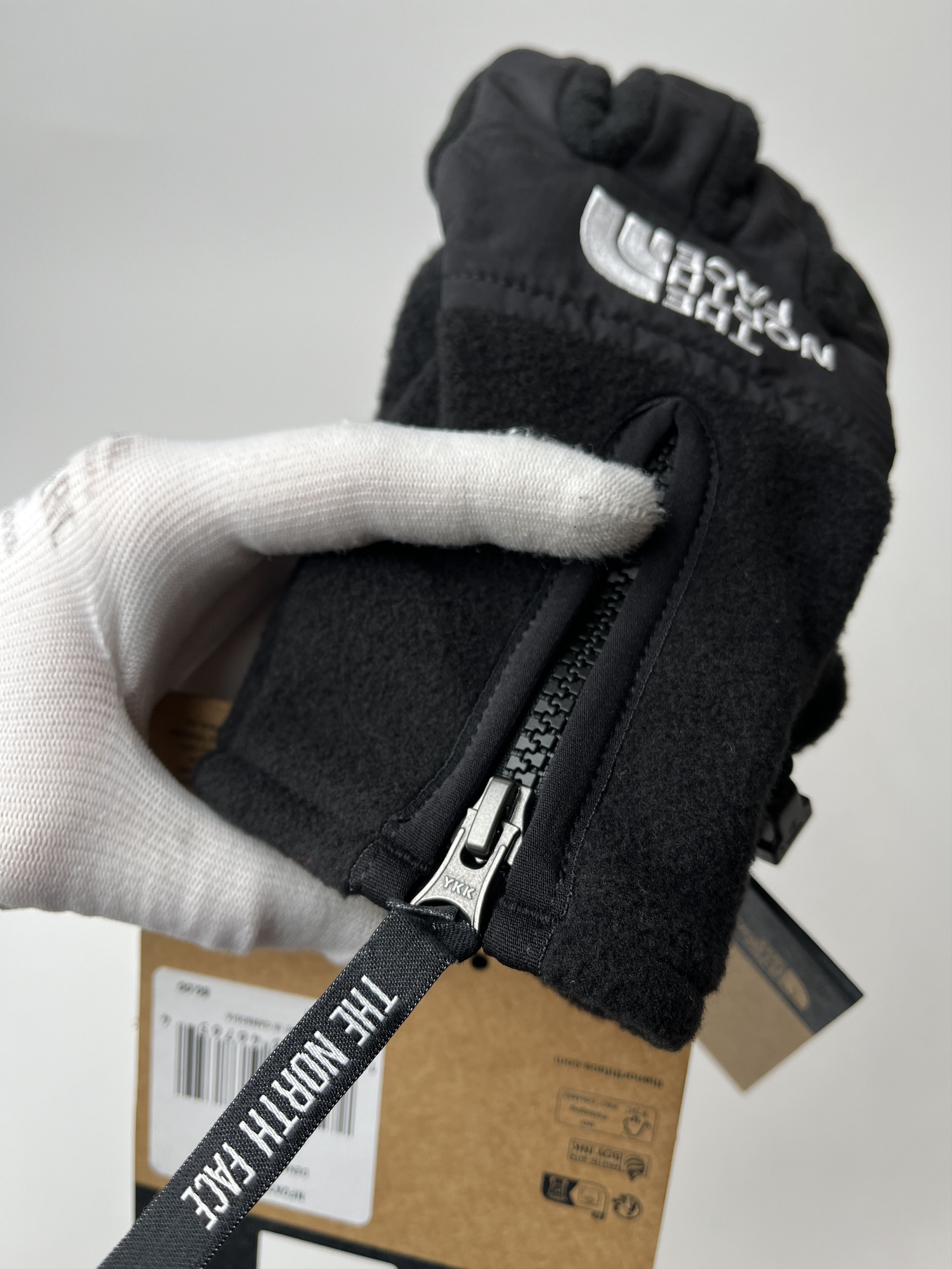 The North Face Gloves The North Face Denali Etip Size 32 - 9 Thumbnail