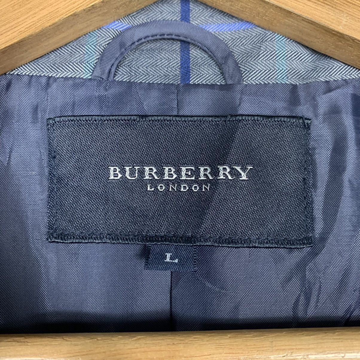 Burberry Burberry London Buttonless Checkered Jacket Size US L / EU 52-54 / 3 - 15 Thumbnail