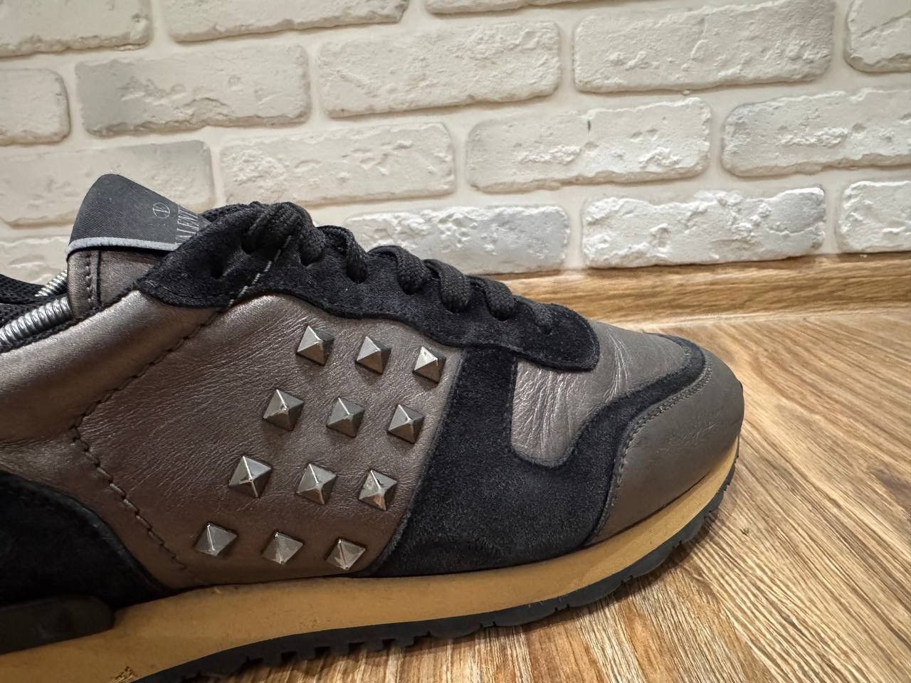 Valentino Valentino Leather Suede Rockrunner Stud Sneakers Size 43 Size US 10 / EU 43 - 8 Thumbnail