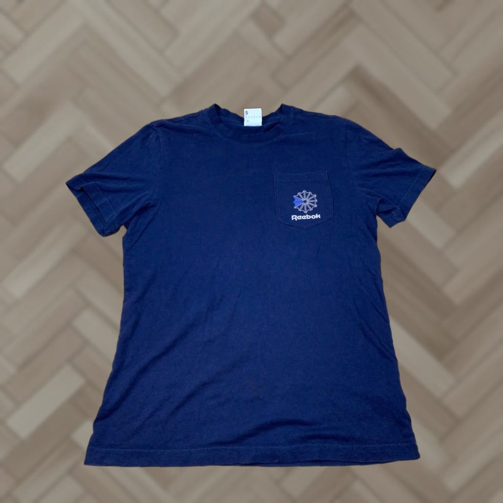Reebok VINTAGE Reebok Graphic Pocket T Shirt Single Stitch S Men Blue 90s Size US S / EU 44-46 / 1 - 1 Thumbnail