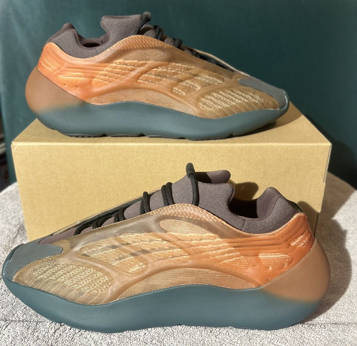 Adidas Adidas Yeezy 700 V3 "Copper Fade" – Men's Size 14.5 Like New Size US 14 / EU 47 - 1 Thumbnail