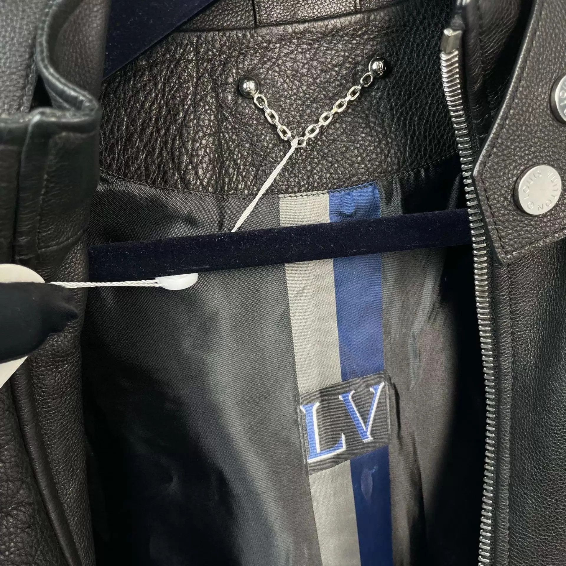 Louis Vuitton LV short biker leather jacket black 50 Size US M / EU 48-50 / 2 - 3 Thumbnail