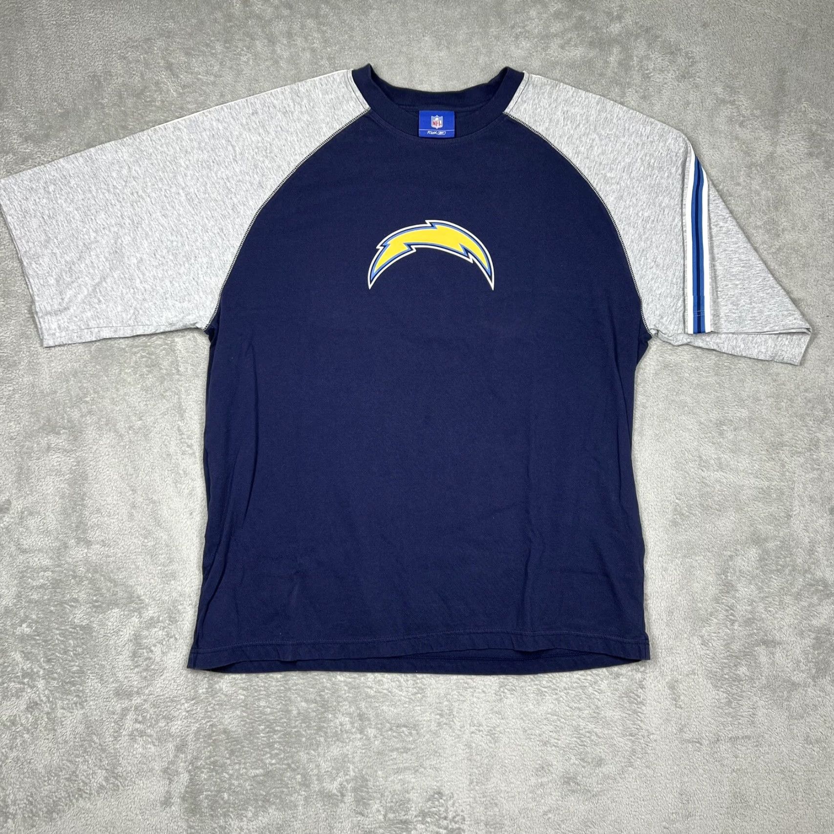 Reebok Reebok T-Shirt Chargers Logo Gray XL Mens Short Sleeve Crew Neck 100% Cotton EUC Los Angeles Football Gear Logo Size US XL / EU 56 / 4 - 2 Thumbnail