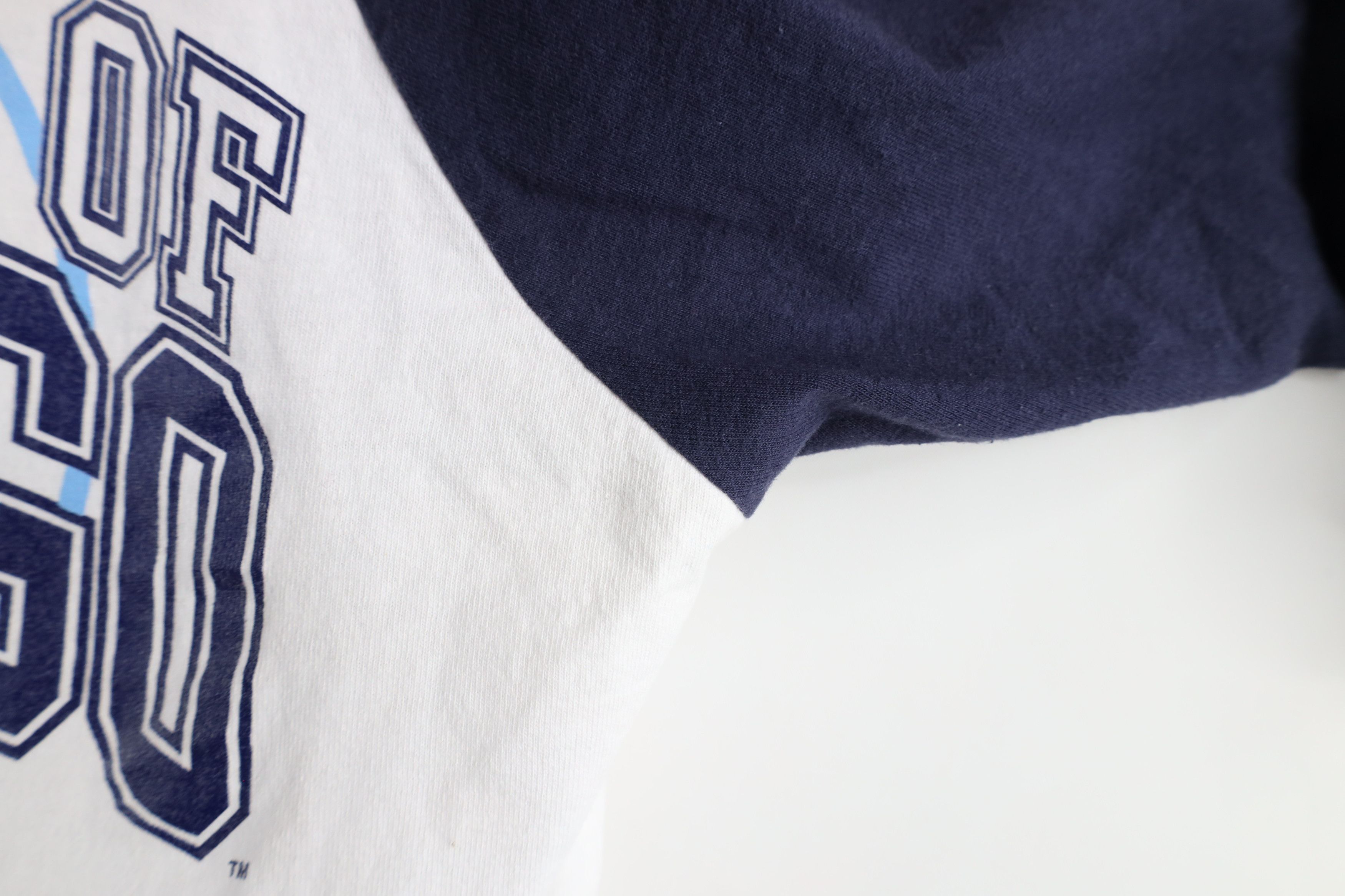 Vintage Vintage 90s University Baseball 3/4 Sleeve Raglan T-Shirt Size US M / EU 48-50 / 2 - 8 Thumbnail