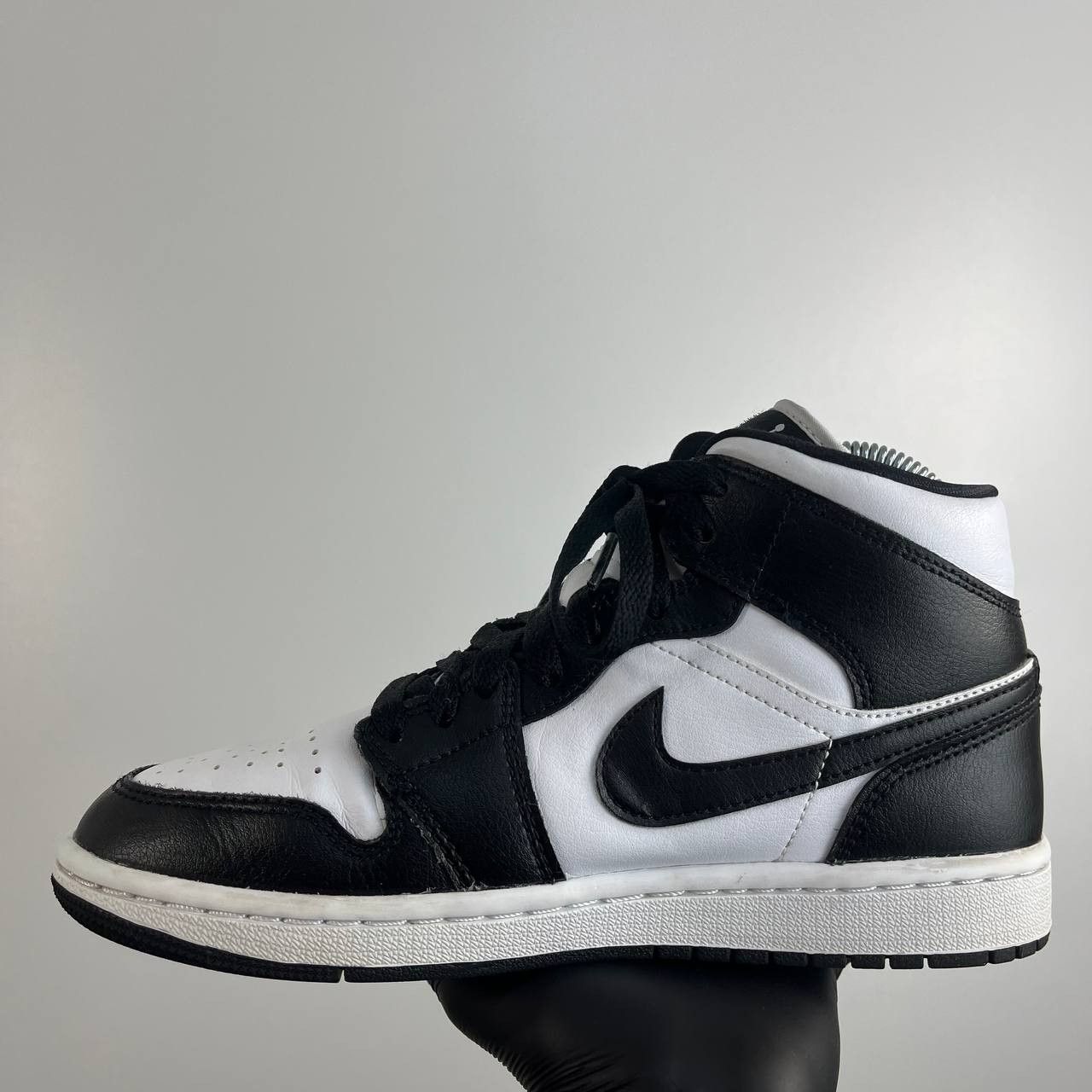 Nike Nike Air Jordan 1 Mid Black White Sneakers Womens Size 37.5 Size US 6.5 / IT 36.5 - 3 Thumbnail