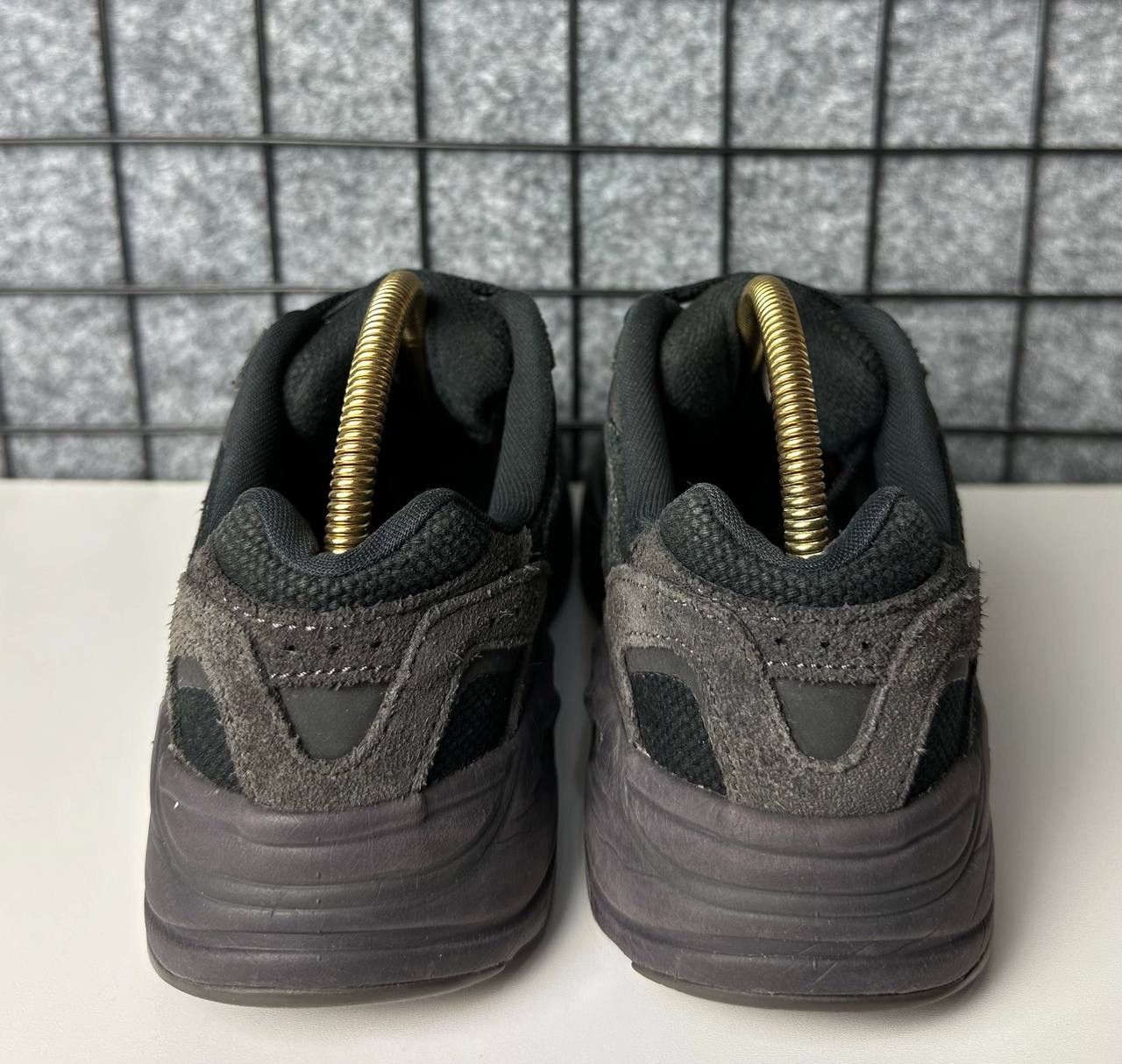 Adidas × Kanye West Adidas Yezzy Boost 700 V2 Vanta size us 3 Size US 5 / IT 35 - 8 Thumbnail