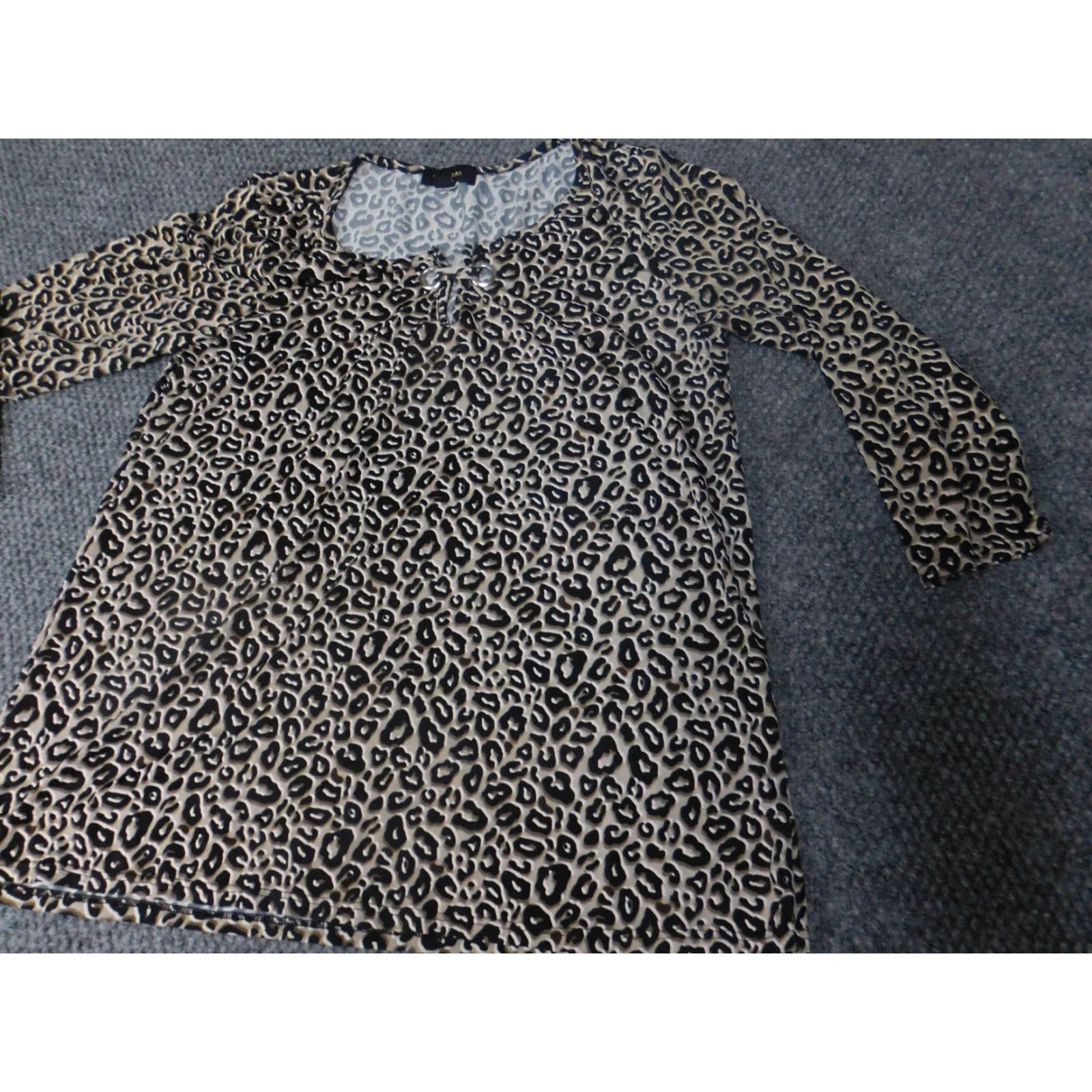 Vintage Espresso Blouse Womens Medium Brown Animal Print Short Sleeve Round Neck Pullover Stretch Regular Fit Size M / US 6-8 / IT 42-44 - 3 Thumbnail