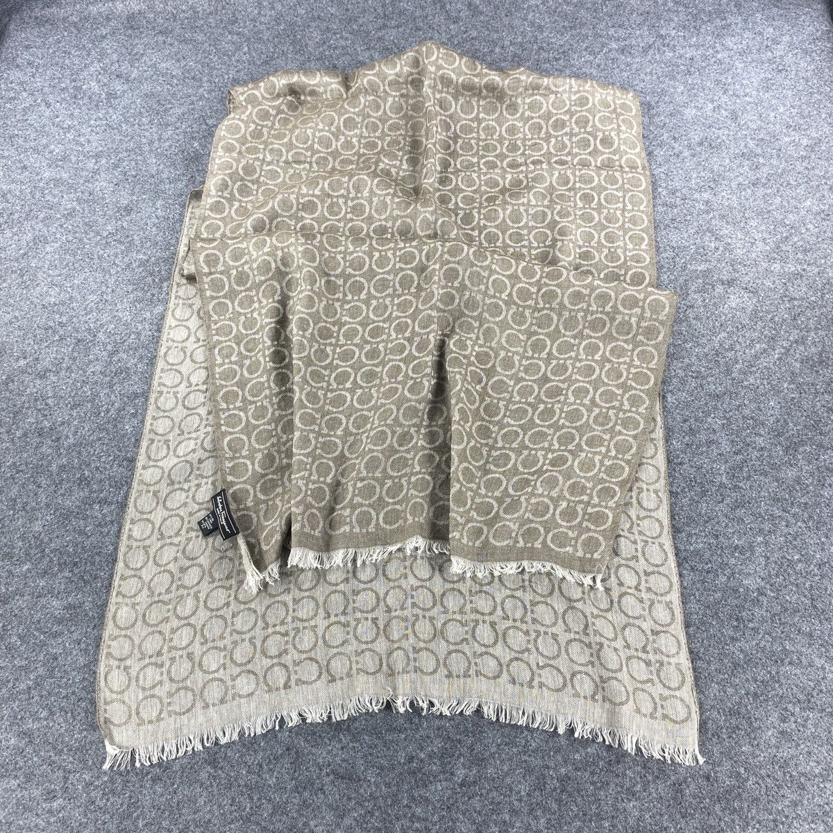 Salvatore Ferragamo × Vintage Salvatore Ferragamo Scarf # Muffler # Neckwear # D569 Size ONE SIZE - 5 Thumbnail