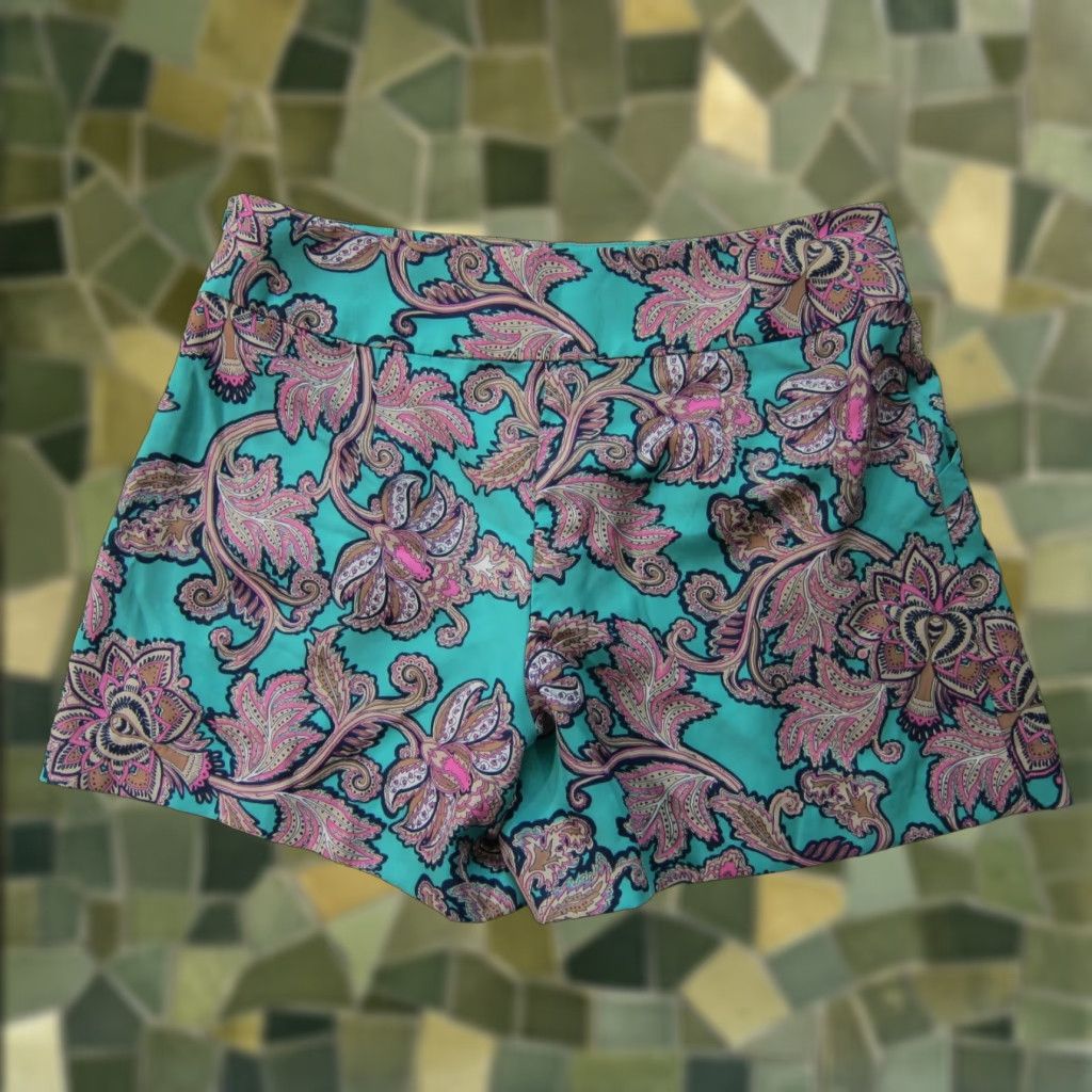 Ann Taylor Ann Taylor Loft Women Short Paint Pink Paisley Floral Pocket Pleated 10 Shoes? Size 32" / US 10 / IT 46 - 1 Thumbnail