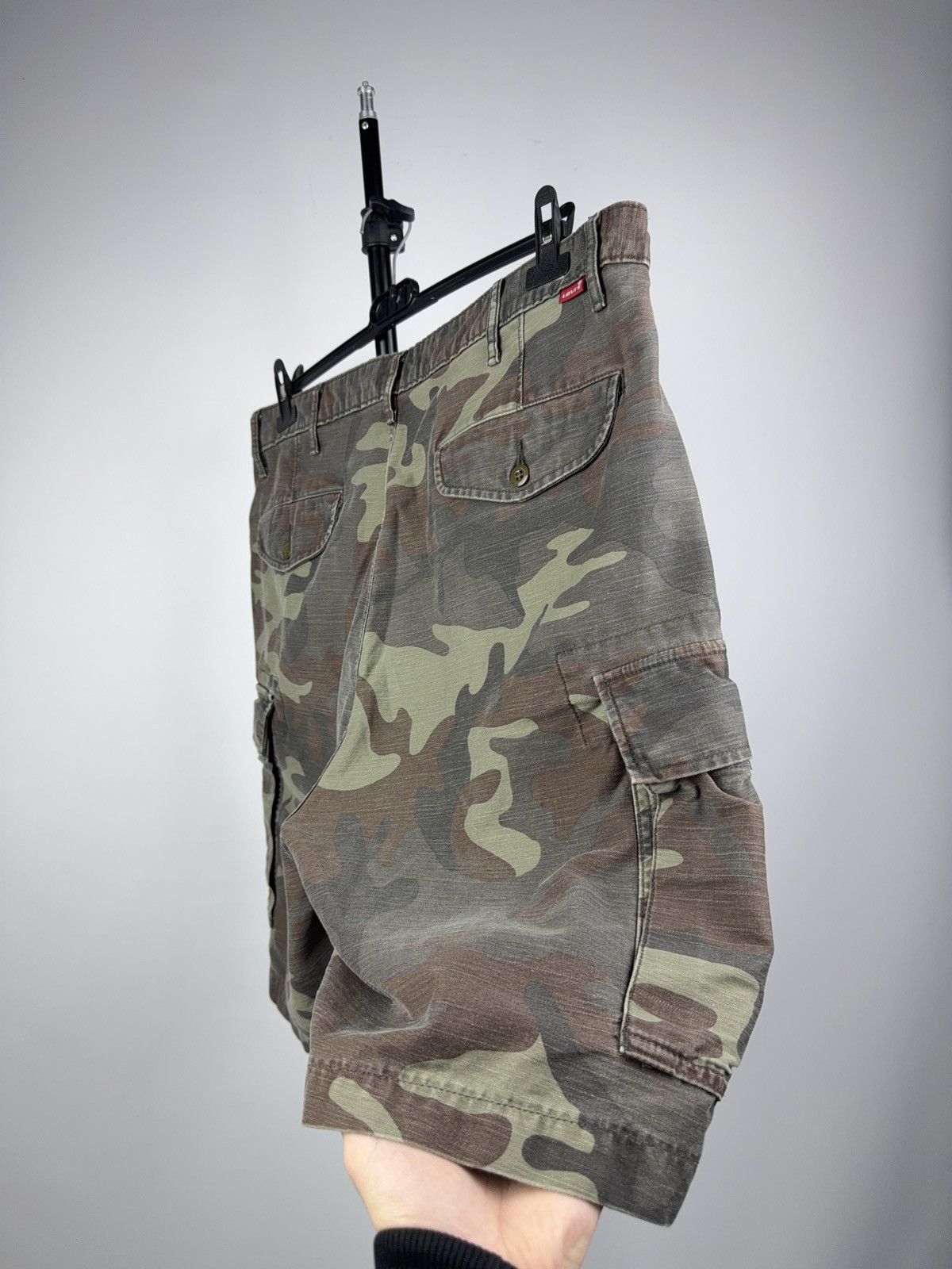 Levi's Retro Y2K 00s Levi’s Camo Cargo Shorts Label Utility Fit Size US 36 / EU 52 - 9 Thumbnail