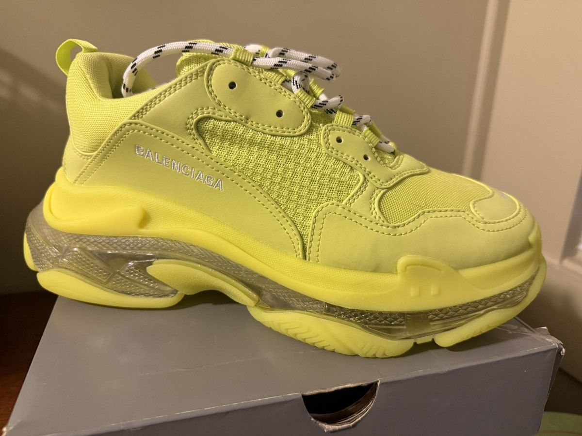 Balenciaga Balenciaga Triple S BRAND NEW Size US 11 / EU 44 - 10 Thumbnail