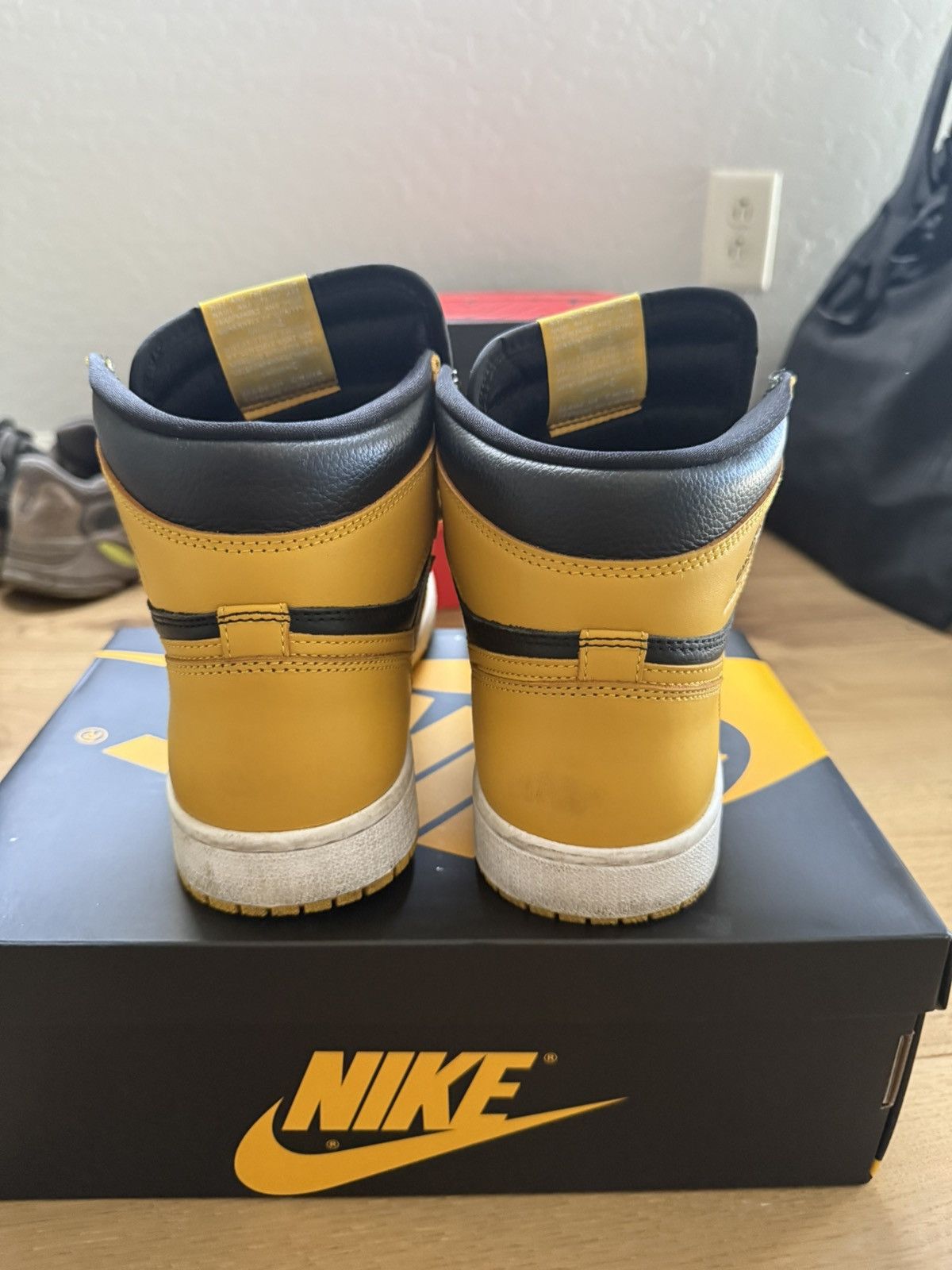 Jordan Brand NIKE AIR JORDAN 1 “POLLEN” HI TOP SNEAKERS Size US 9.5 / EU 42-43 - 3 Thumbnail