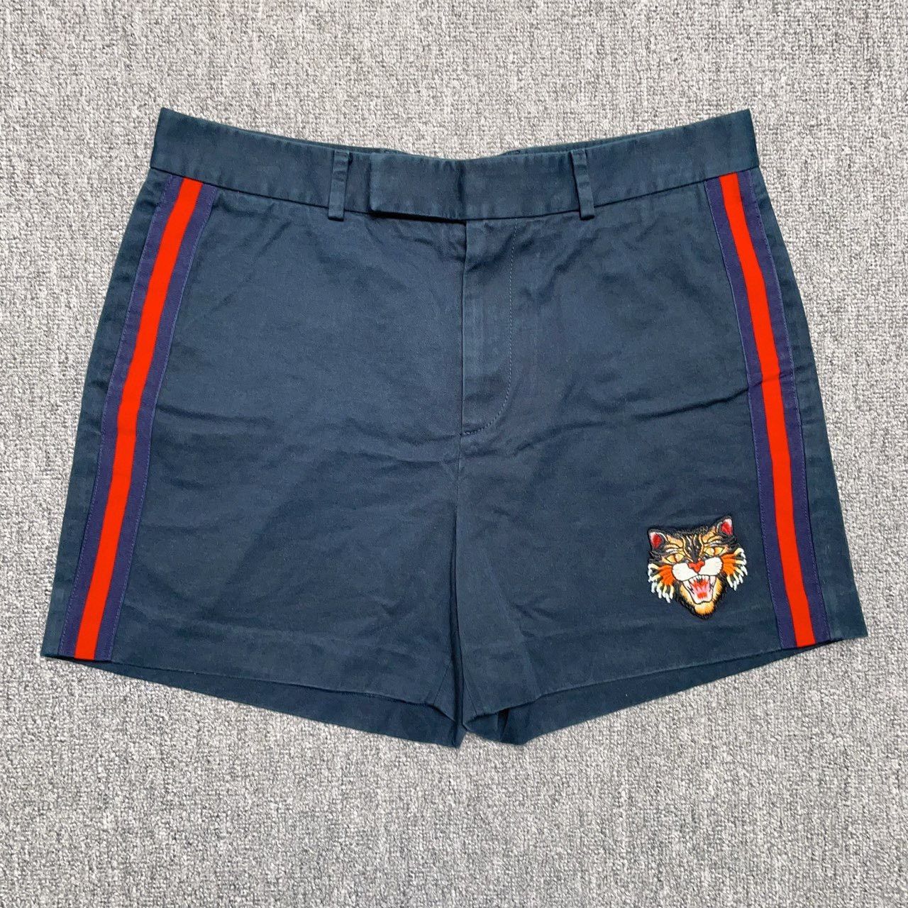 Gucci Gucci Dark blue tiger head embroidered shorts 2501-Nextarro Size US 32 / EU 48 - 1 Thumbnail
