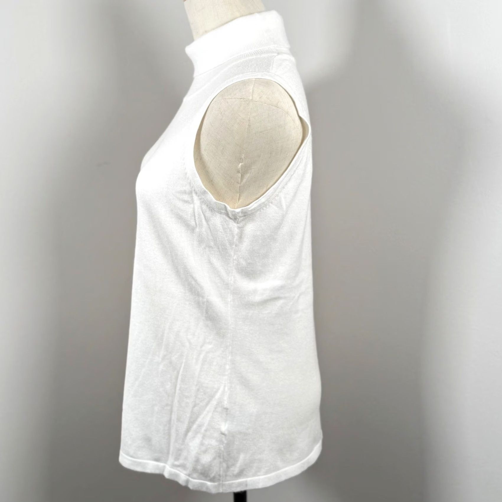 Vintage Picadilly Canada Top Womens S White Sleeveless Turtleneck Knit Shell Minimalist Size S / US 4 / IT 40 - 2 Thumbnail