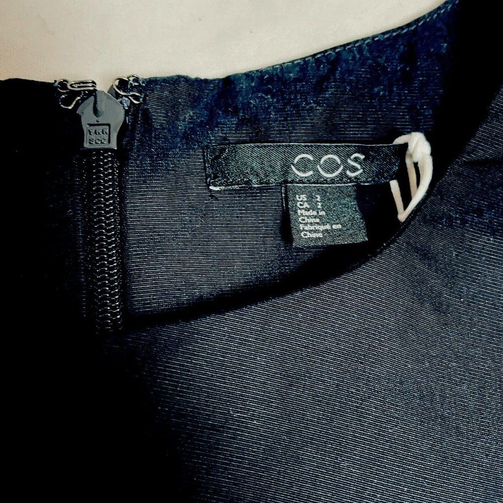 Cos NWT New $99 COS Navy Ring Detail Top Size 2 Size XS / US 0-2 / IT 36-38 - 6 Thumbnail