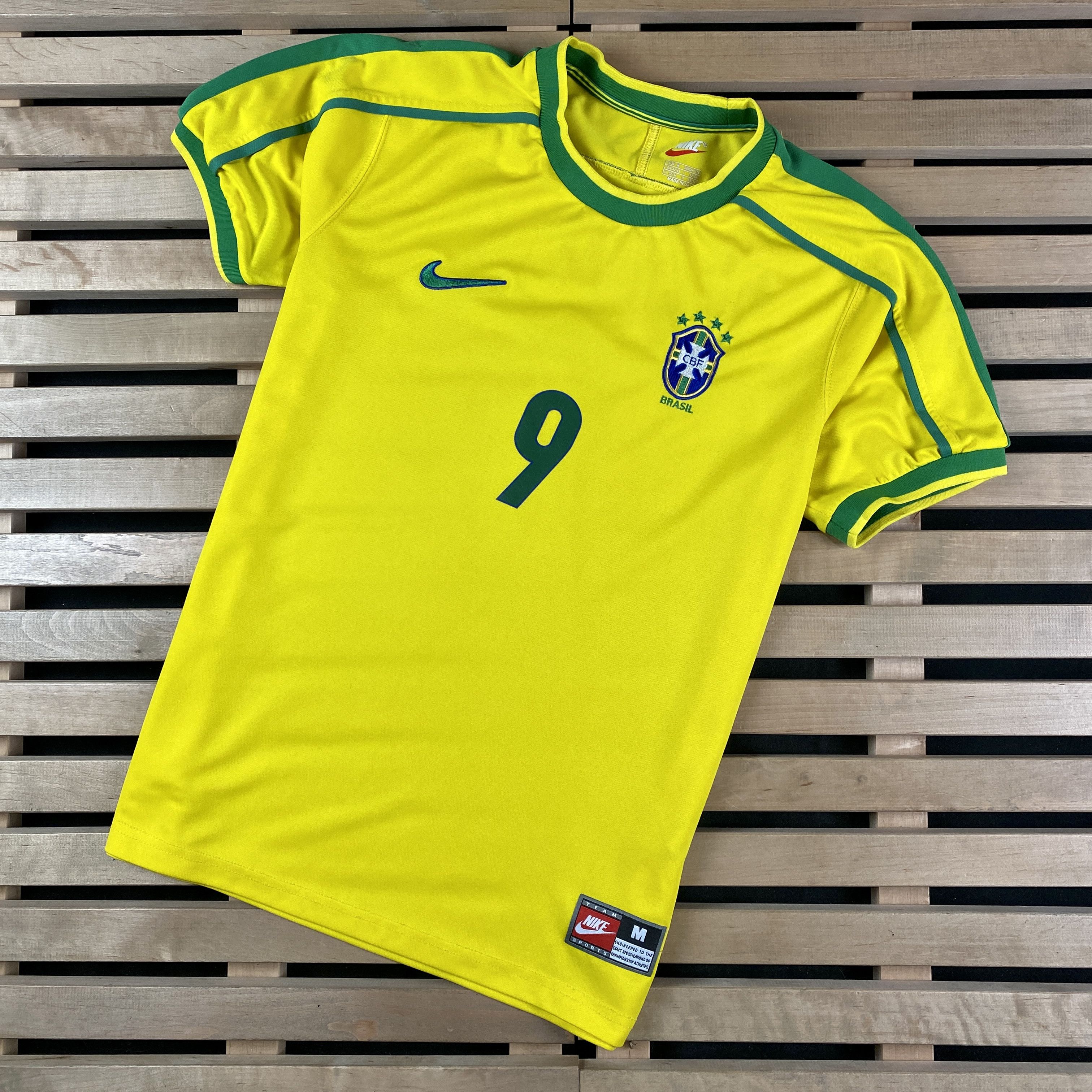 image of T-Shirt Jersey Nike Brazil Cbf Vintage Ronaldo 9 Size M in Yellow, Men's