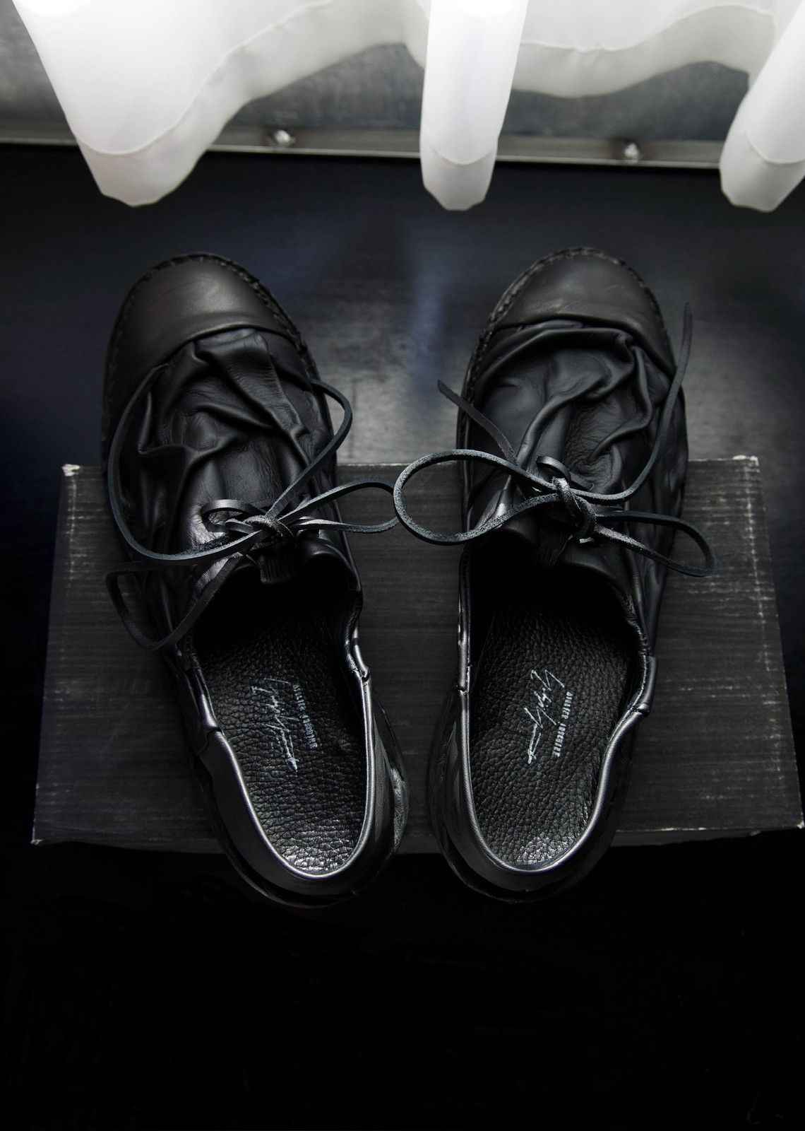 Yohji yamamoto pour homme wrinkles effect leather shoes