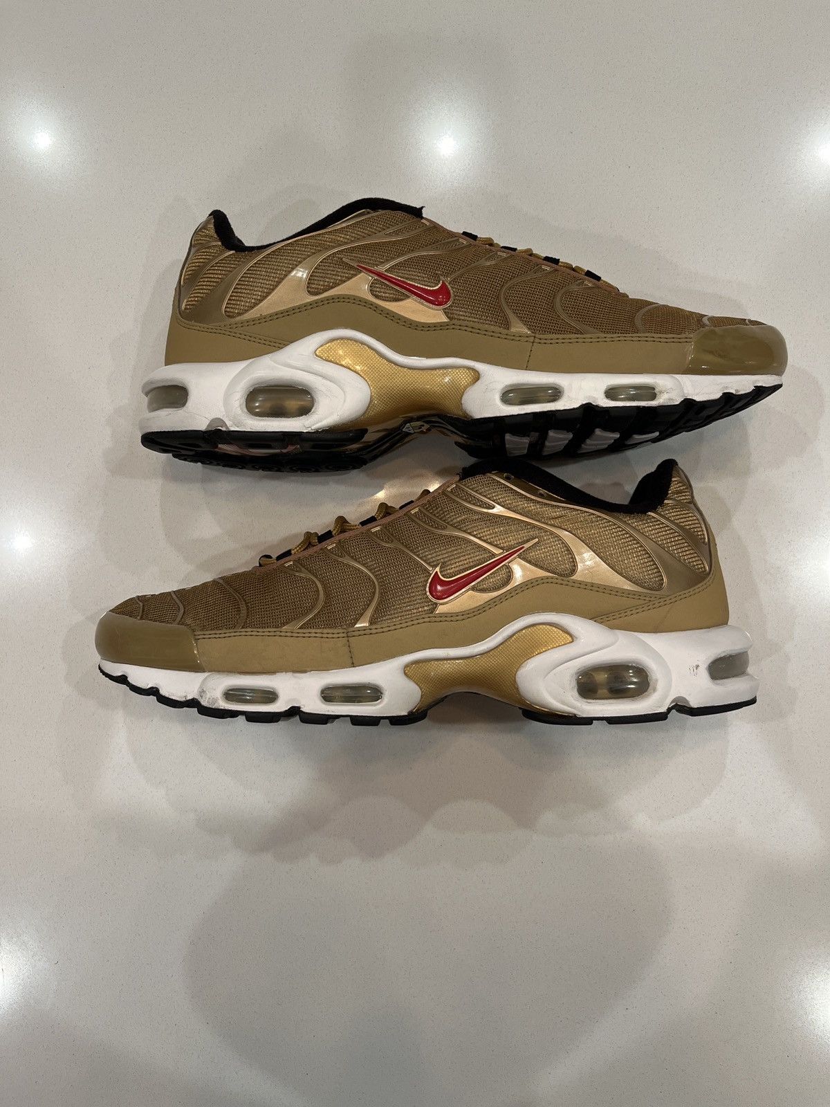 Nike Nike Air Max Plus “metallic gold” Size US 13 / EU 46 - 5 Thumbnail