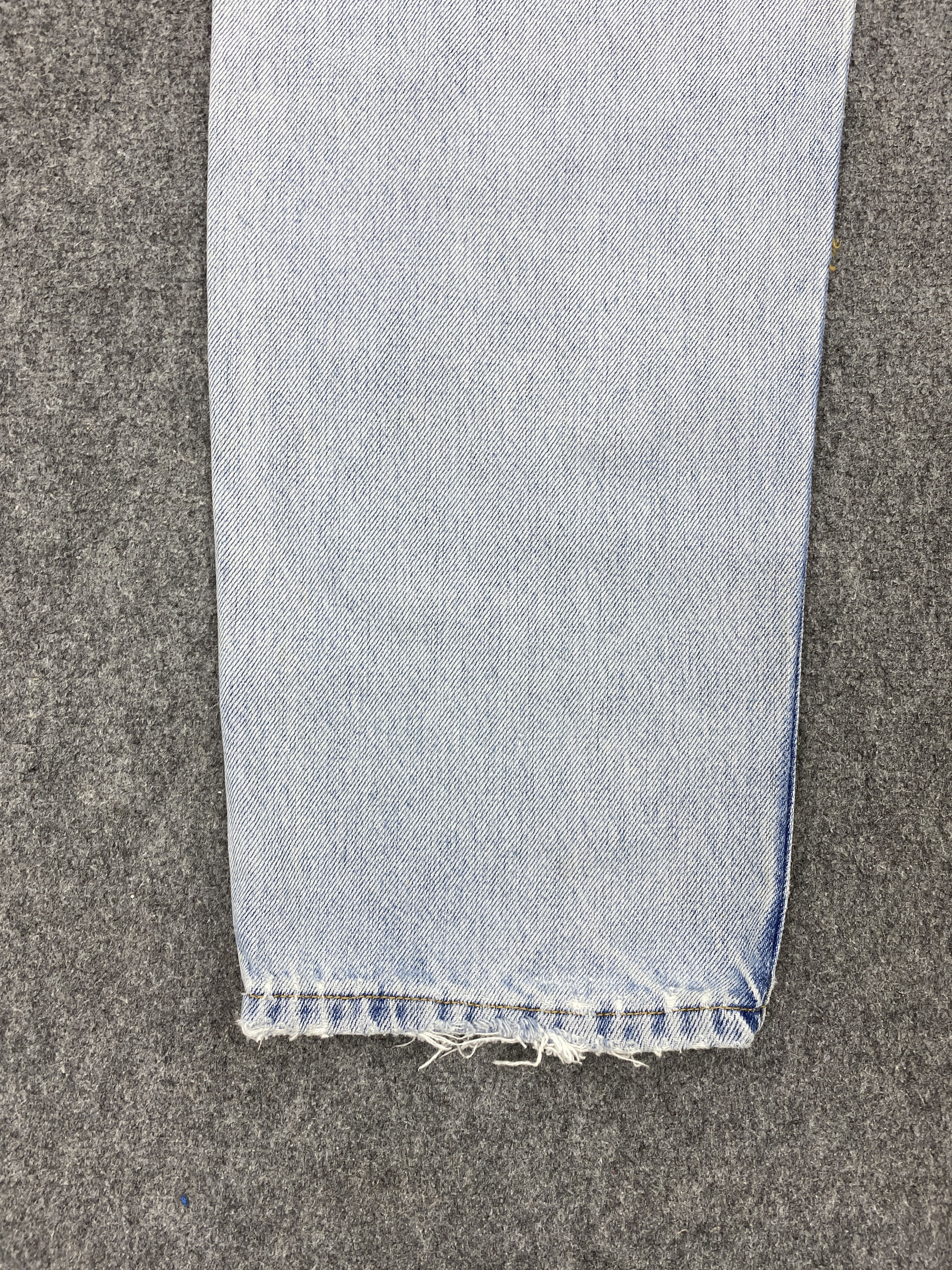 Levi's × Vintage Distressed Vintage Levis 550 Light Blue Washed Jeans Size US 31 - 19 Thumbnail