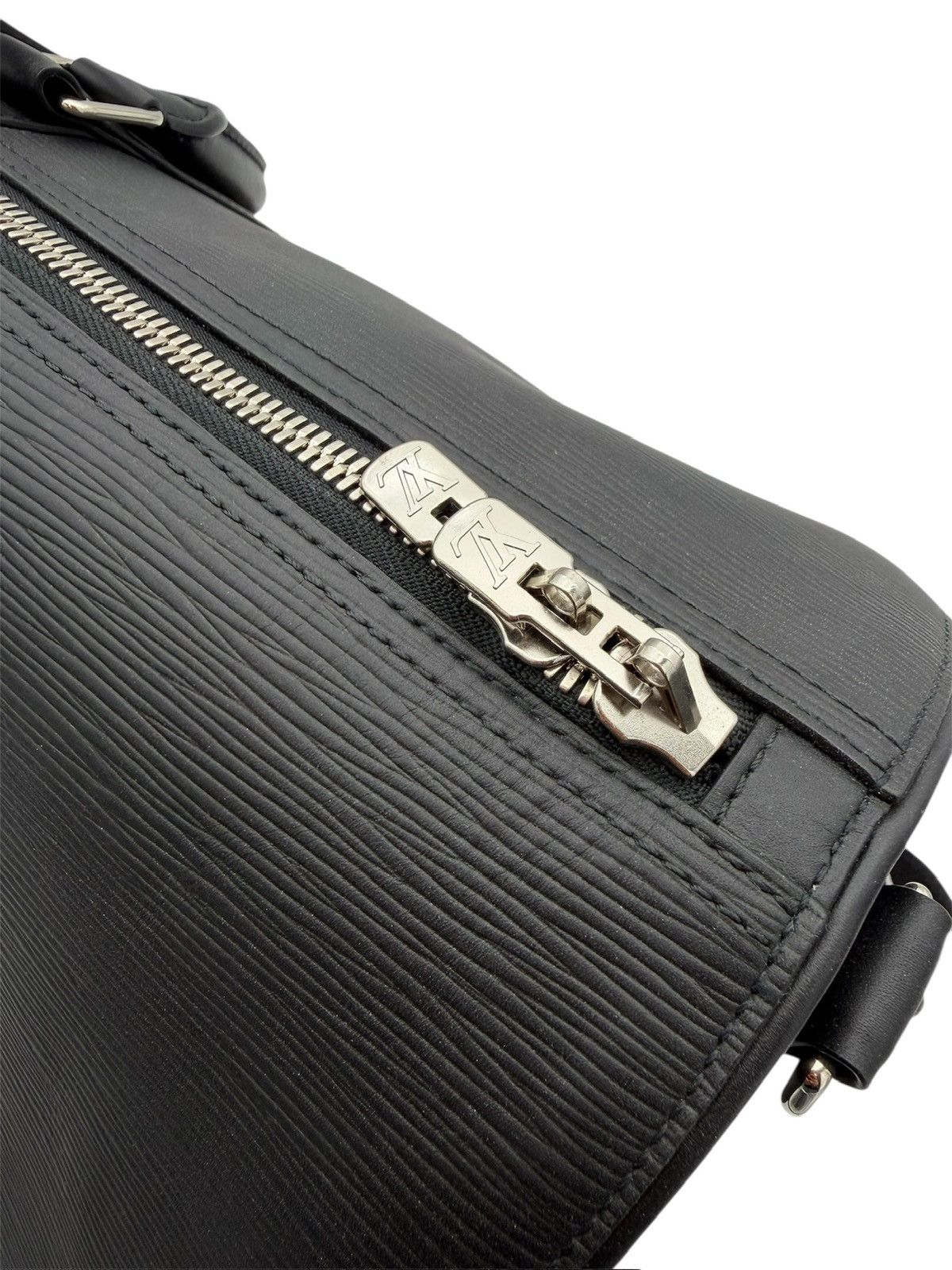 Louis Vuitton × Supreme 2017 Louis Vuitton Supreme Keepall Bandouliere 55 Epi Bag Size ONE SIZE - 9 Thumbnail